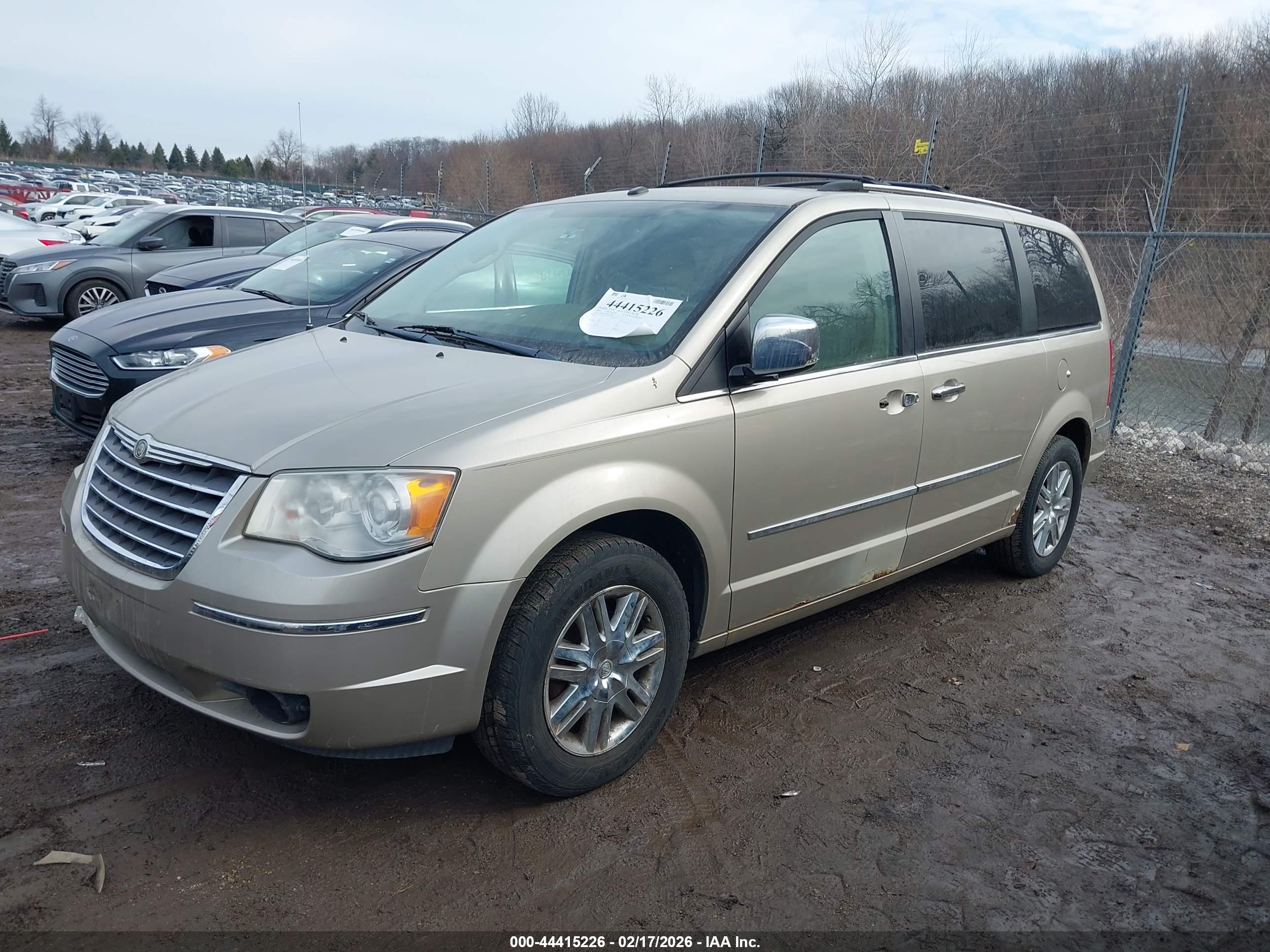 CHRYSLER TOWN image 2