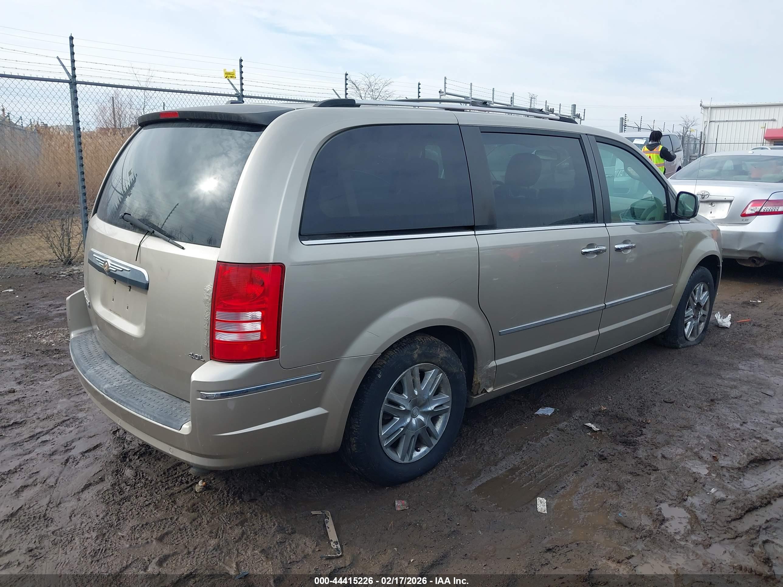 CHRYSLER TOWN image 4