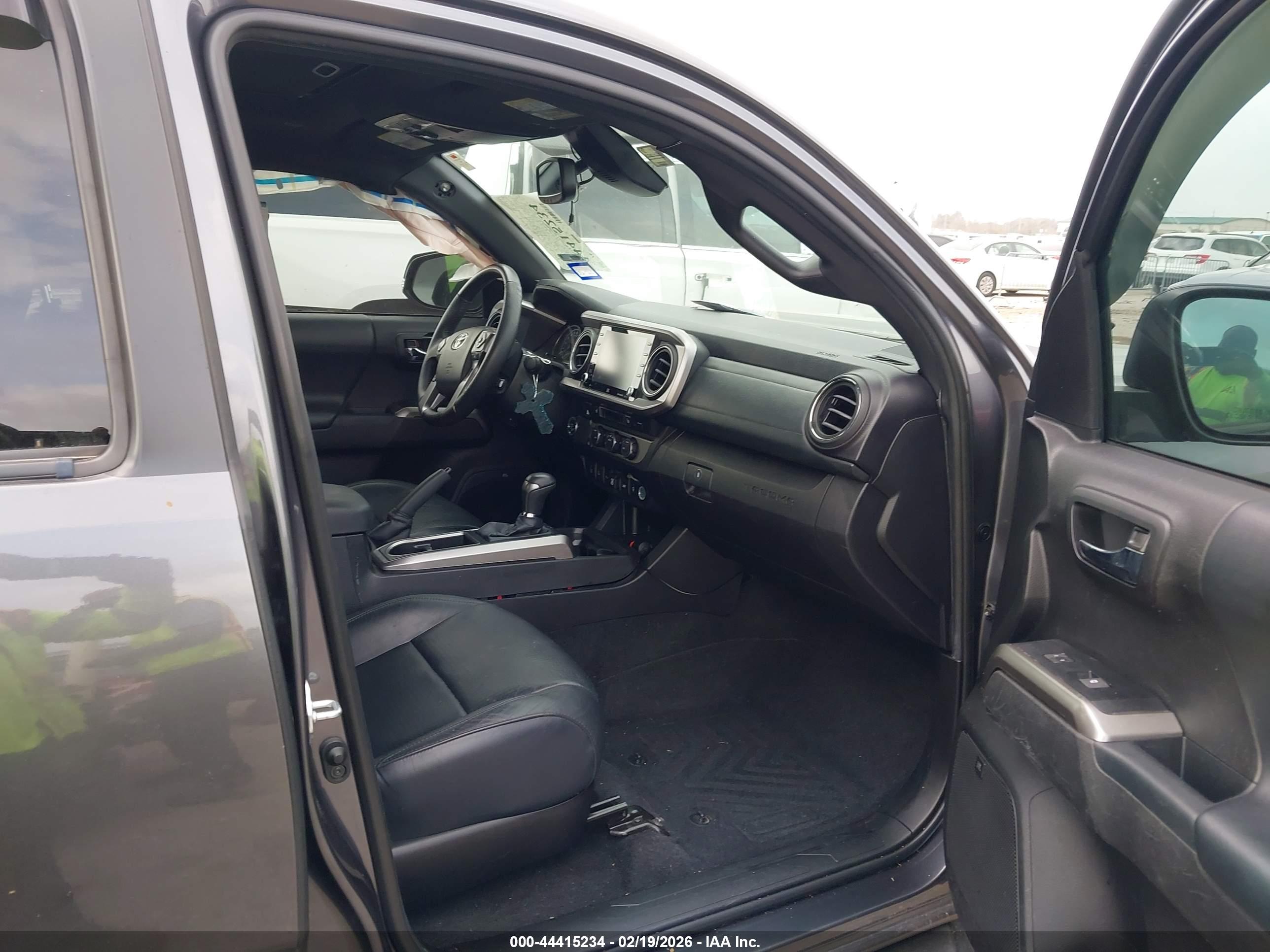 TOYOTA TACOMA image 5