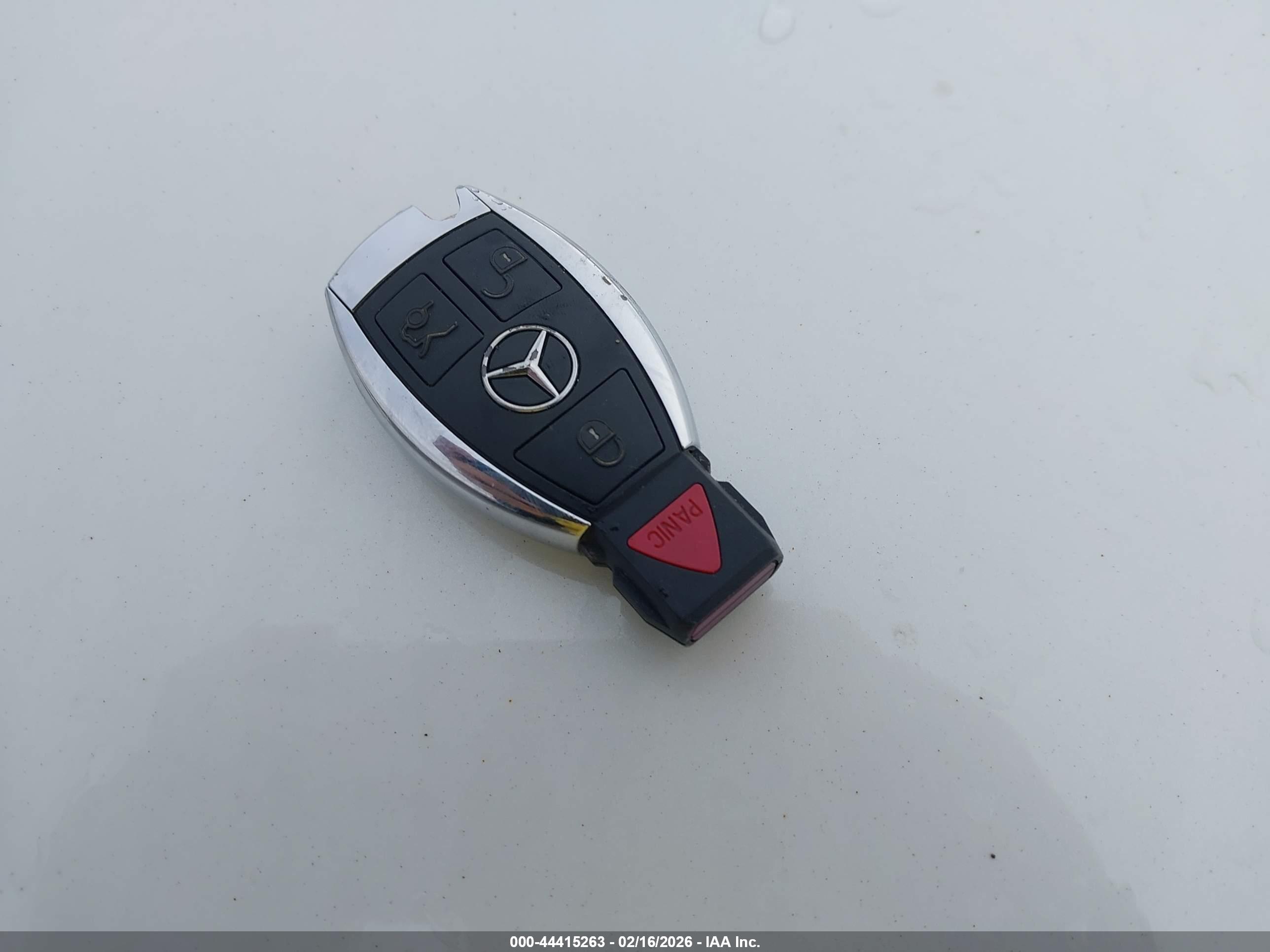 MERCEDES-BENZ E image 11
