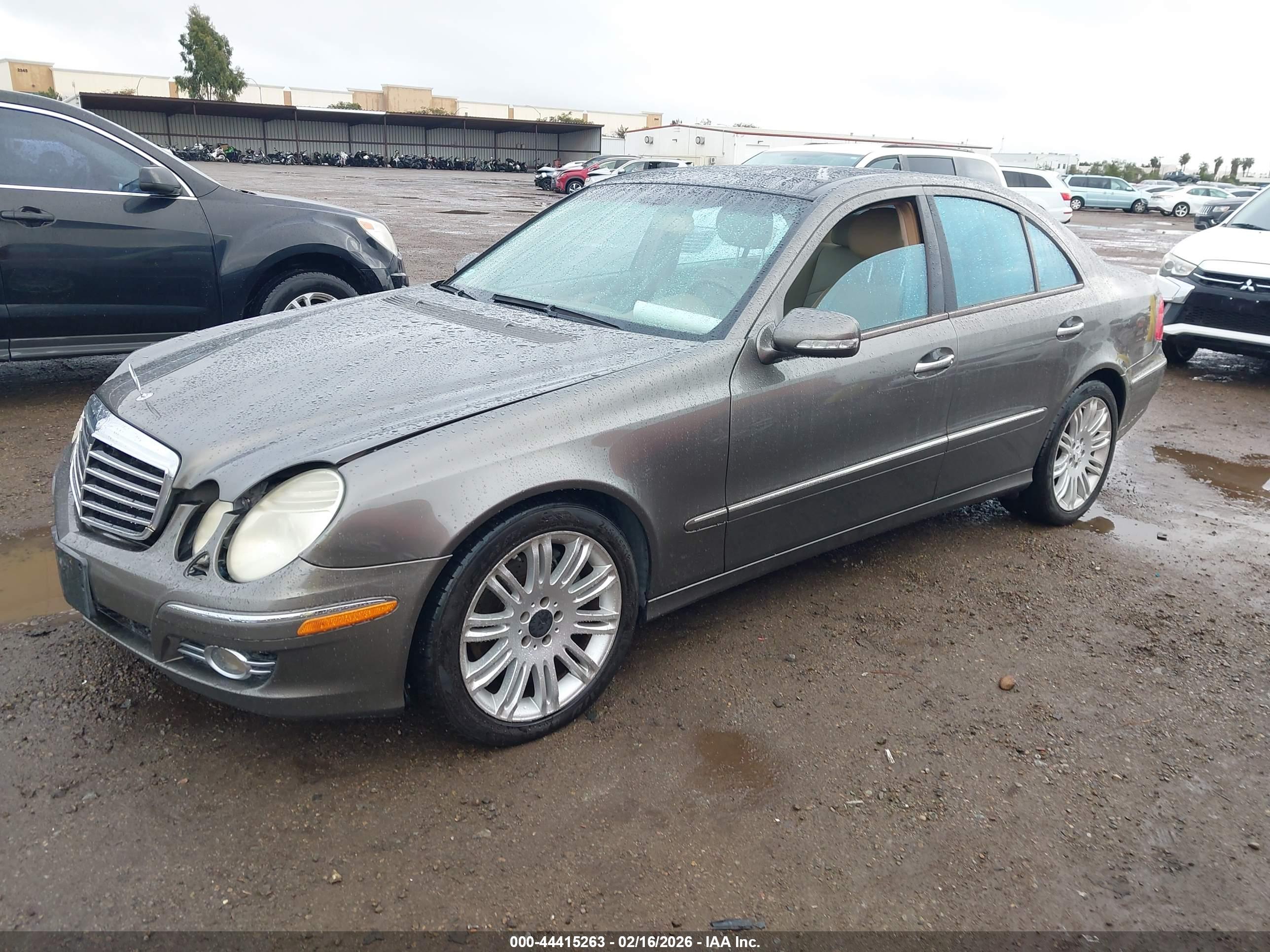 MERCEDES-BENZ E image 2