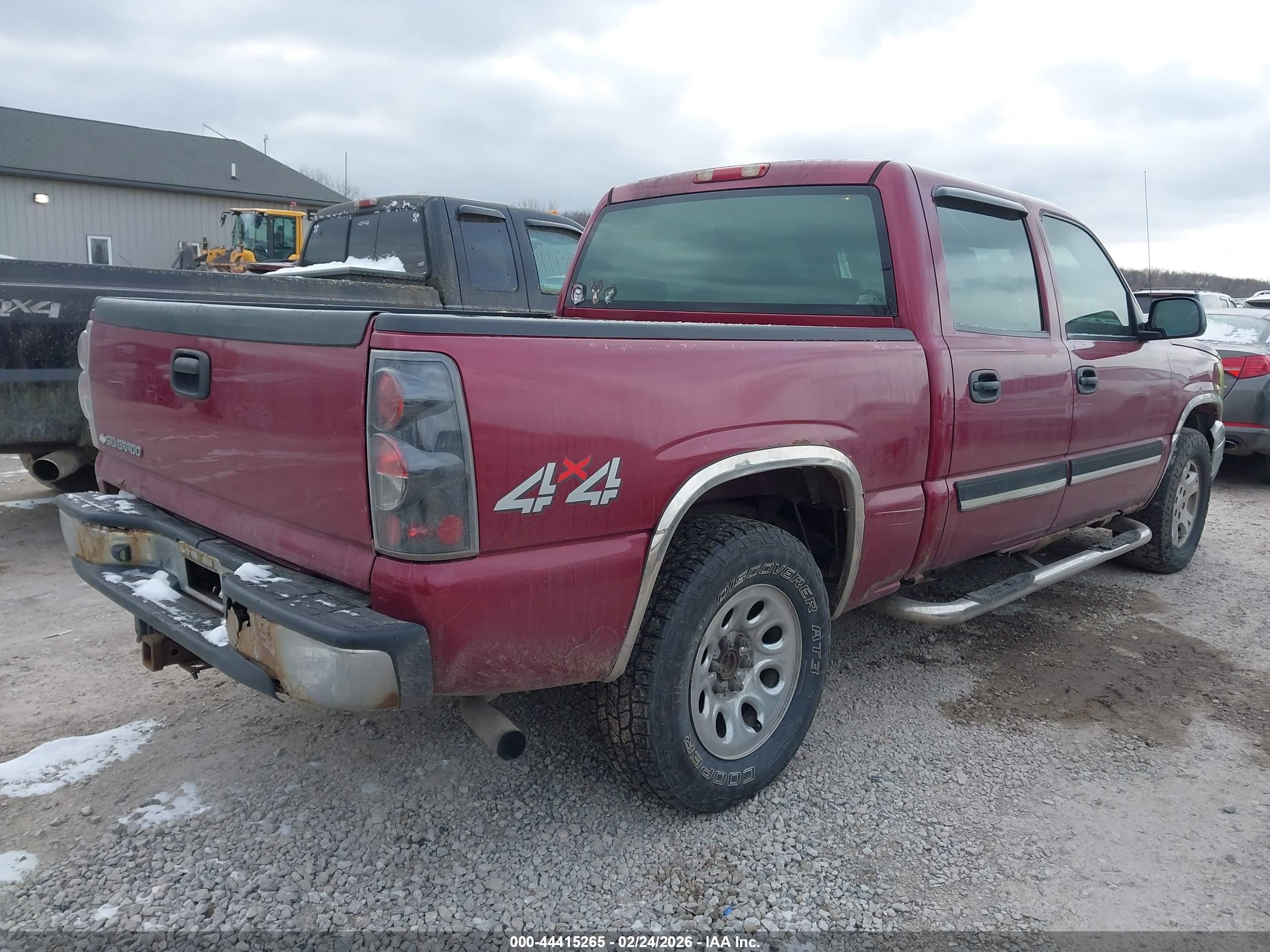 CHEVROLET SILVERADO image 4