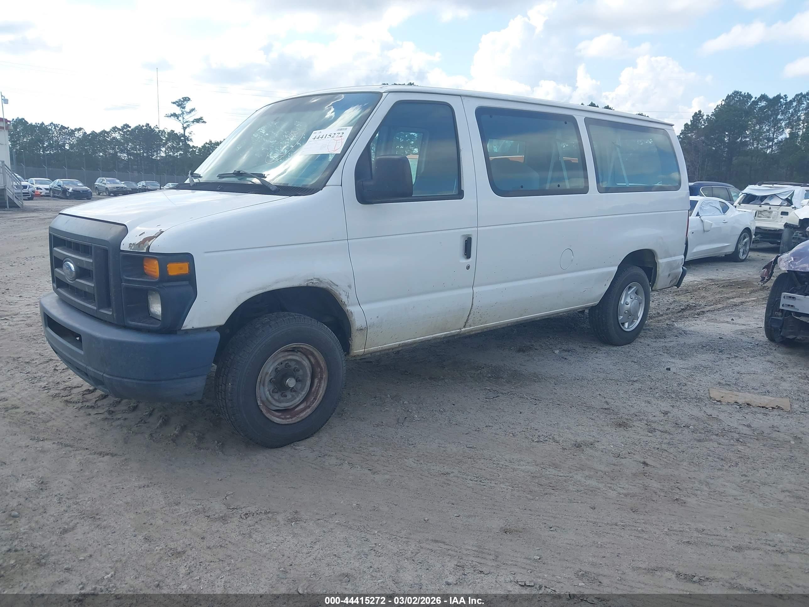 FORD E-150 image 2