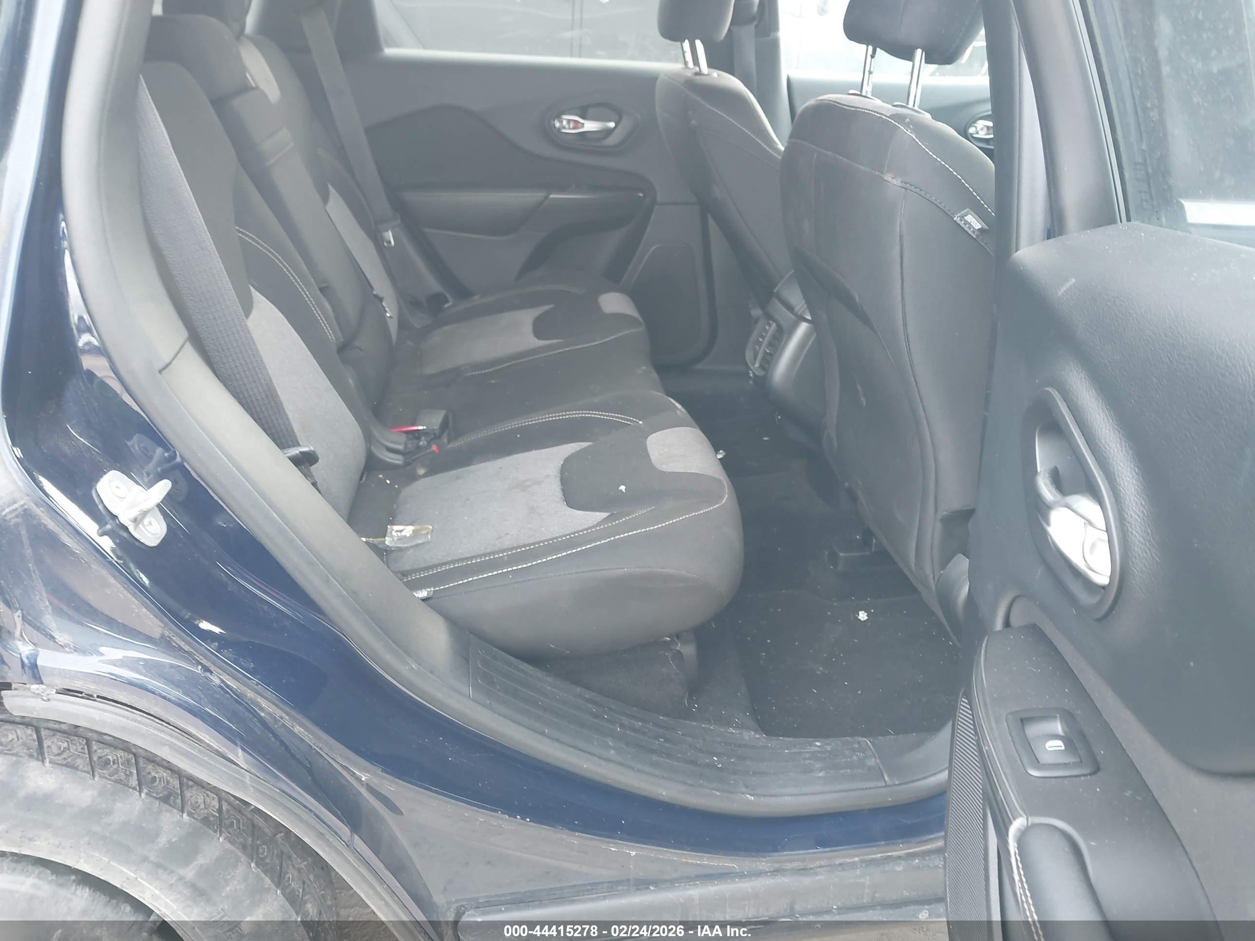 JEEP CHEROKEE image 8