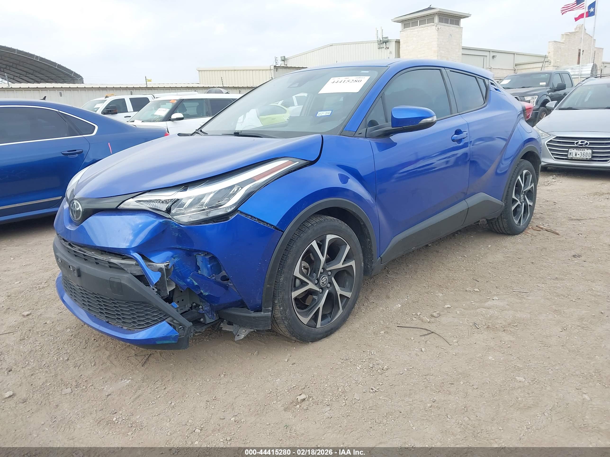 TOYOTA C-HR image 2
