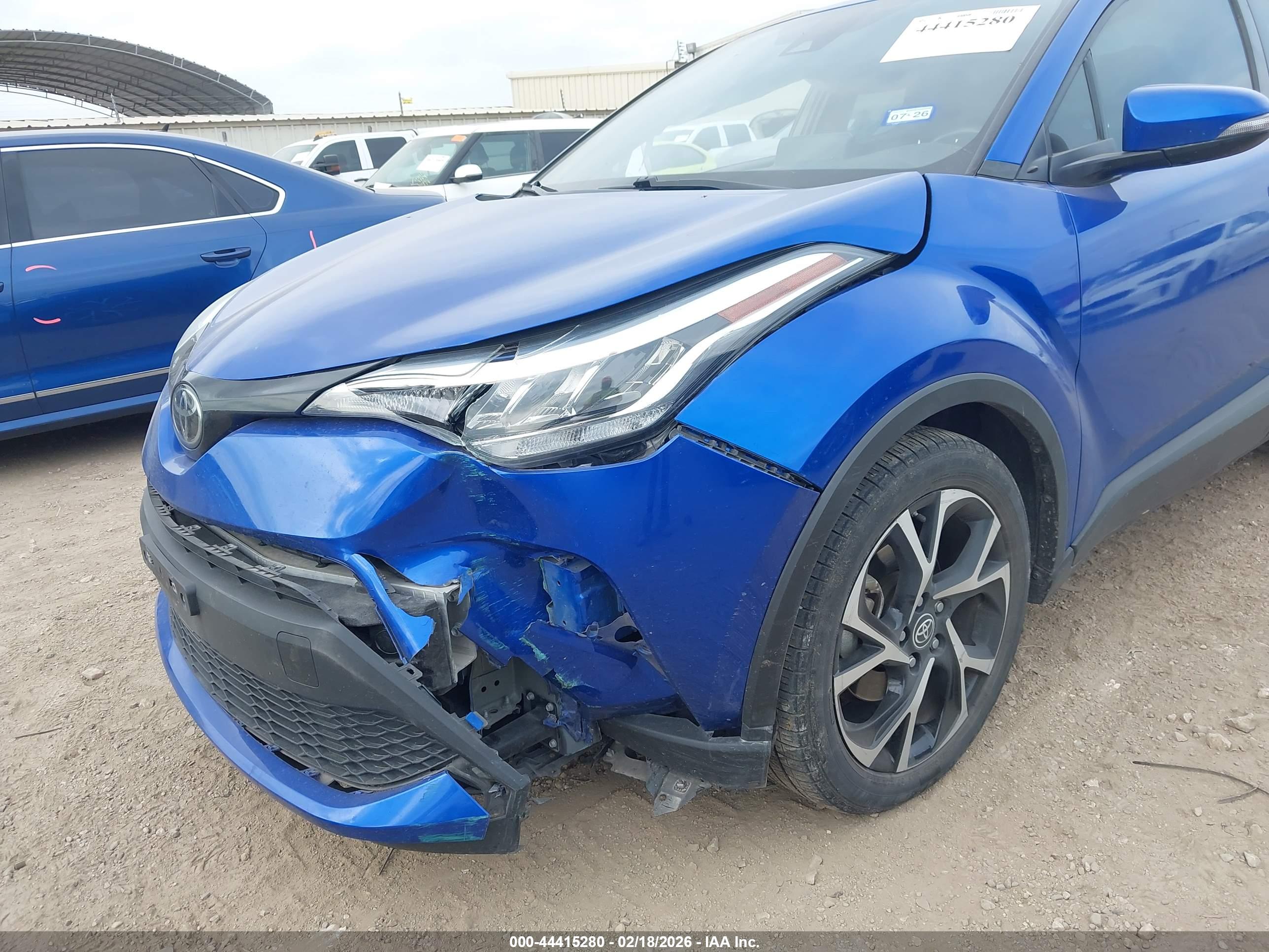 TOYOTA C-HR image 6