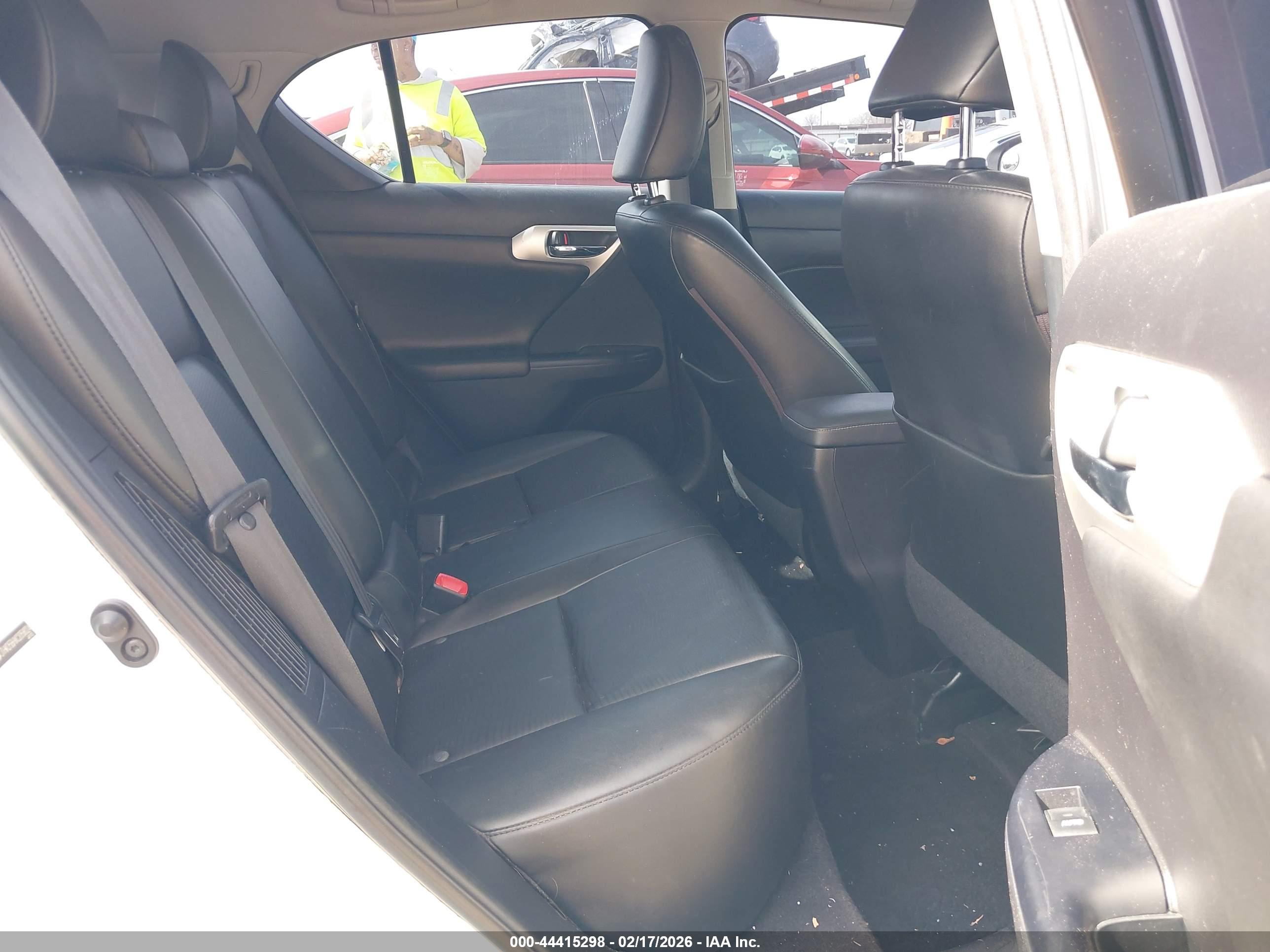 LEXUS CT image 8