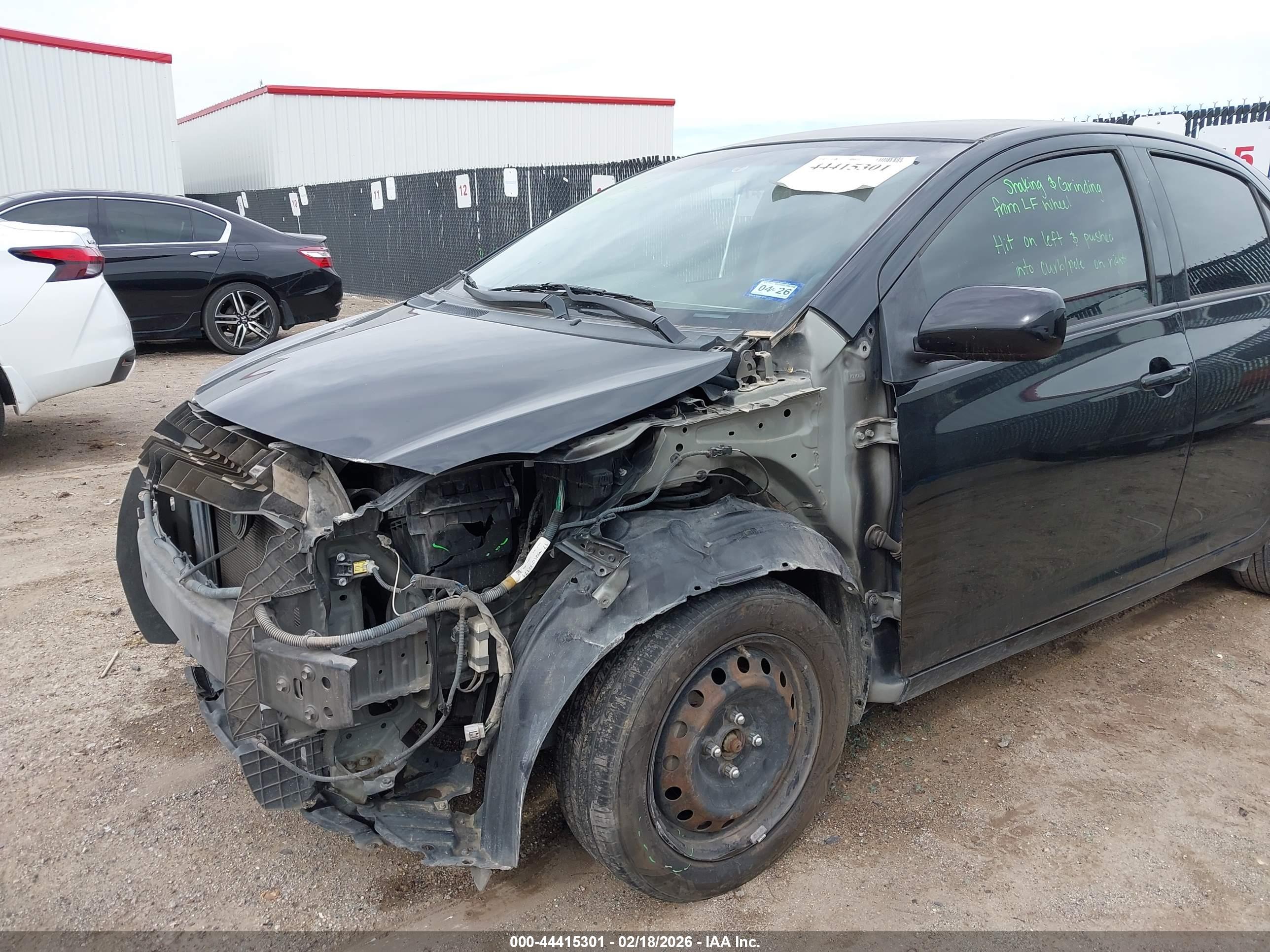 TOYOTA YARIS image 6