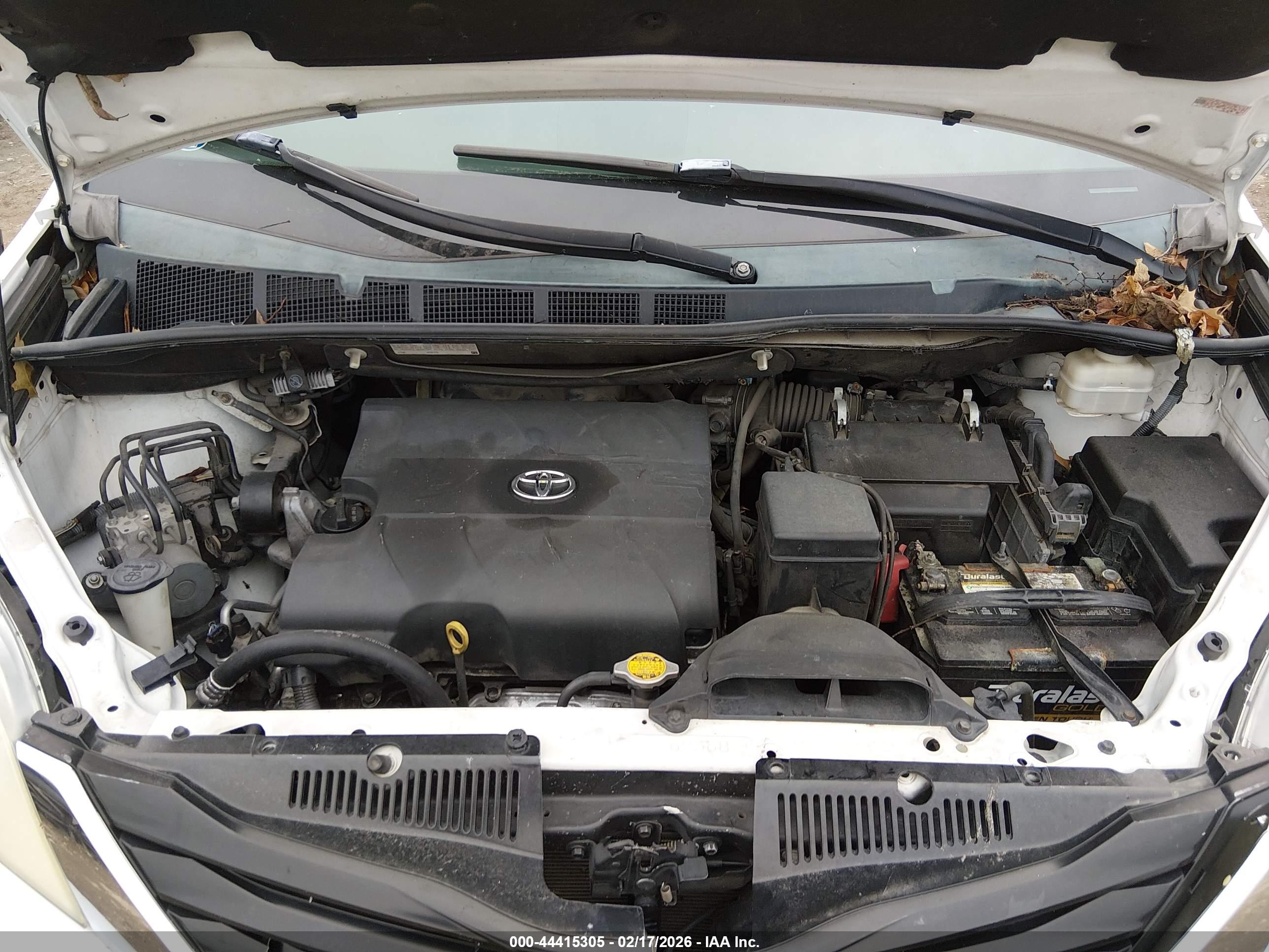 TOYOTA SIENNA image 10