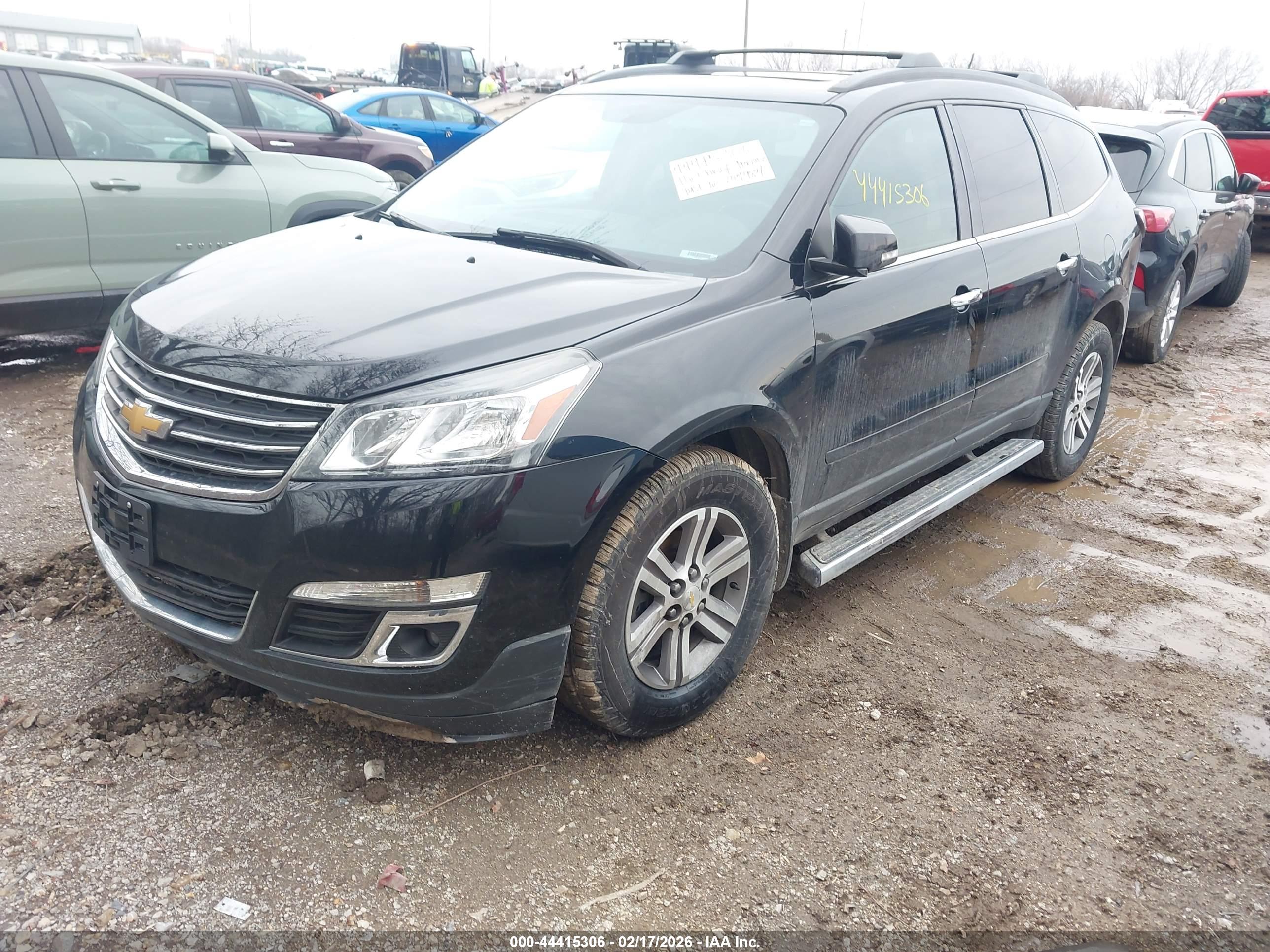CHEVROLET TRAVERSE image 2