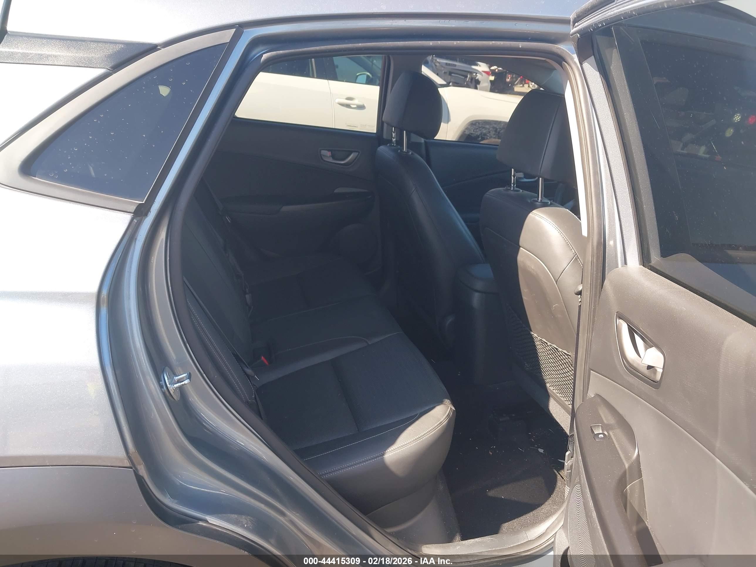 HYUNDAI KONA image 8