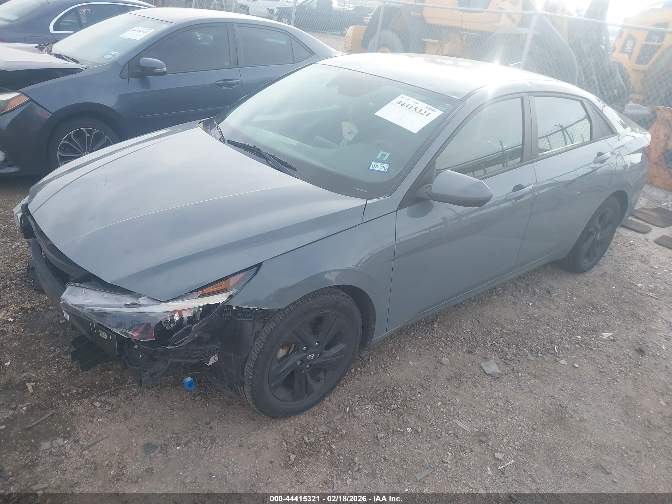 HYUNDAI ELANTRA image 2
