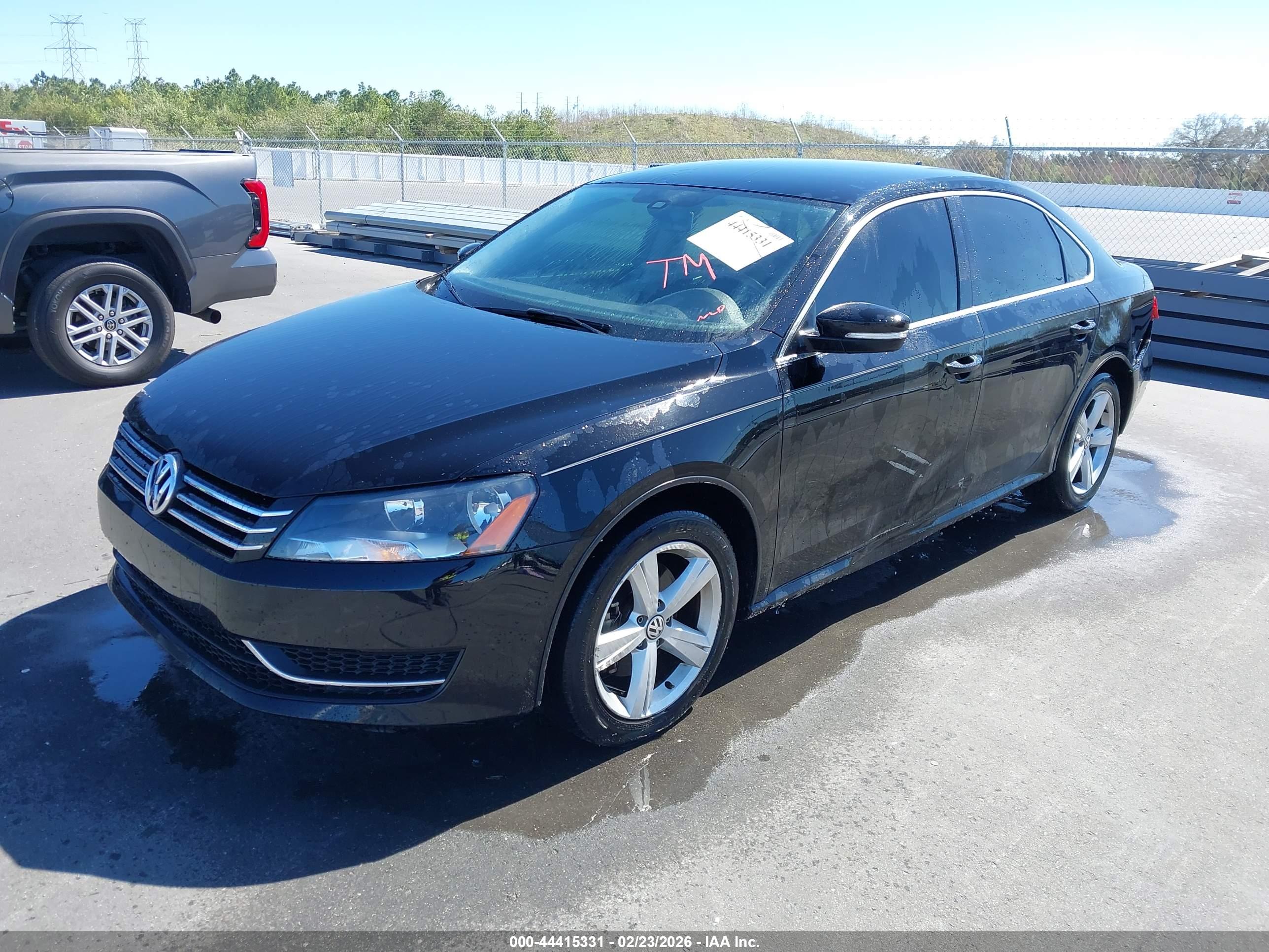 VOLKSWAGEN PASSAT image 2