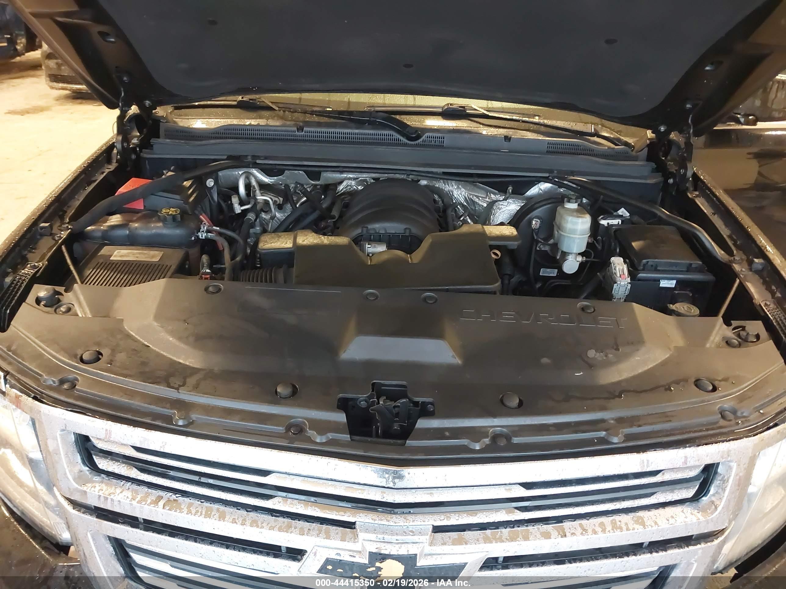 CHEVROLET SUBURBAN image 10