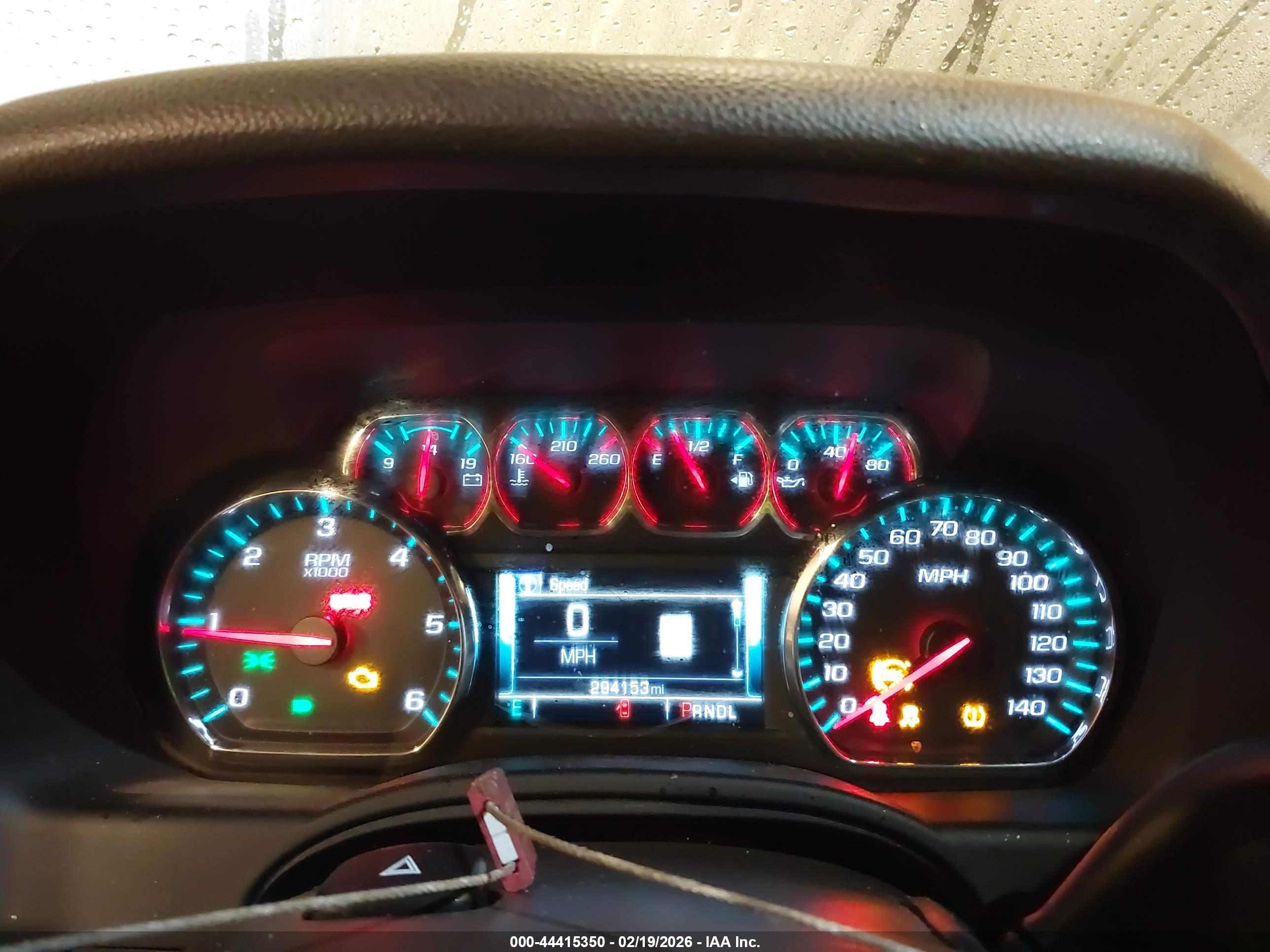 CHEVROLET SUBURBAN image 7