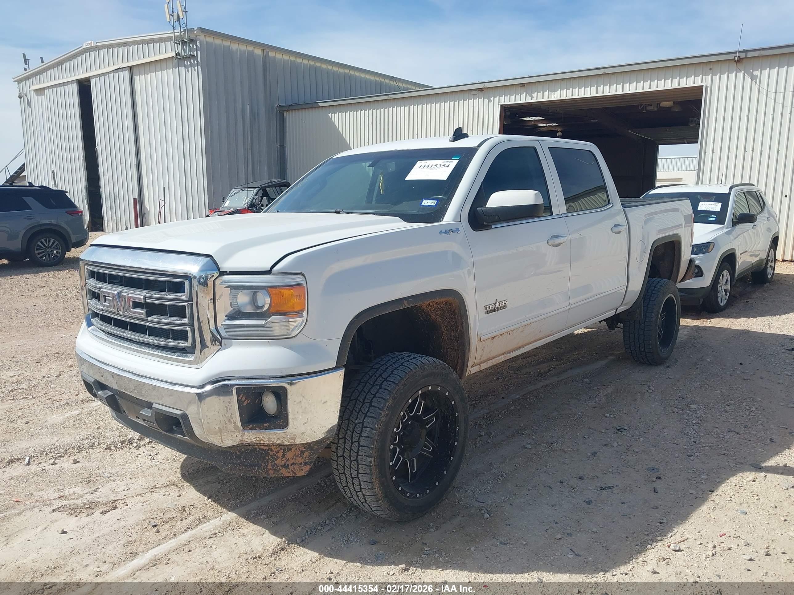 GMC SIERRA image 2