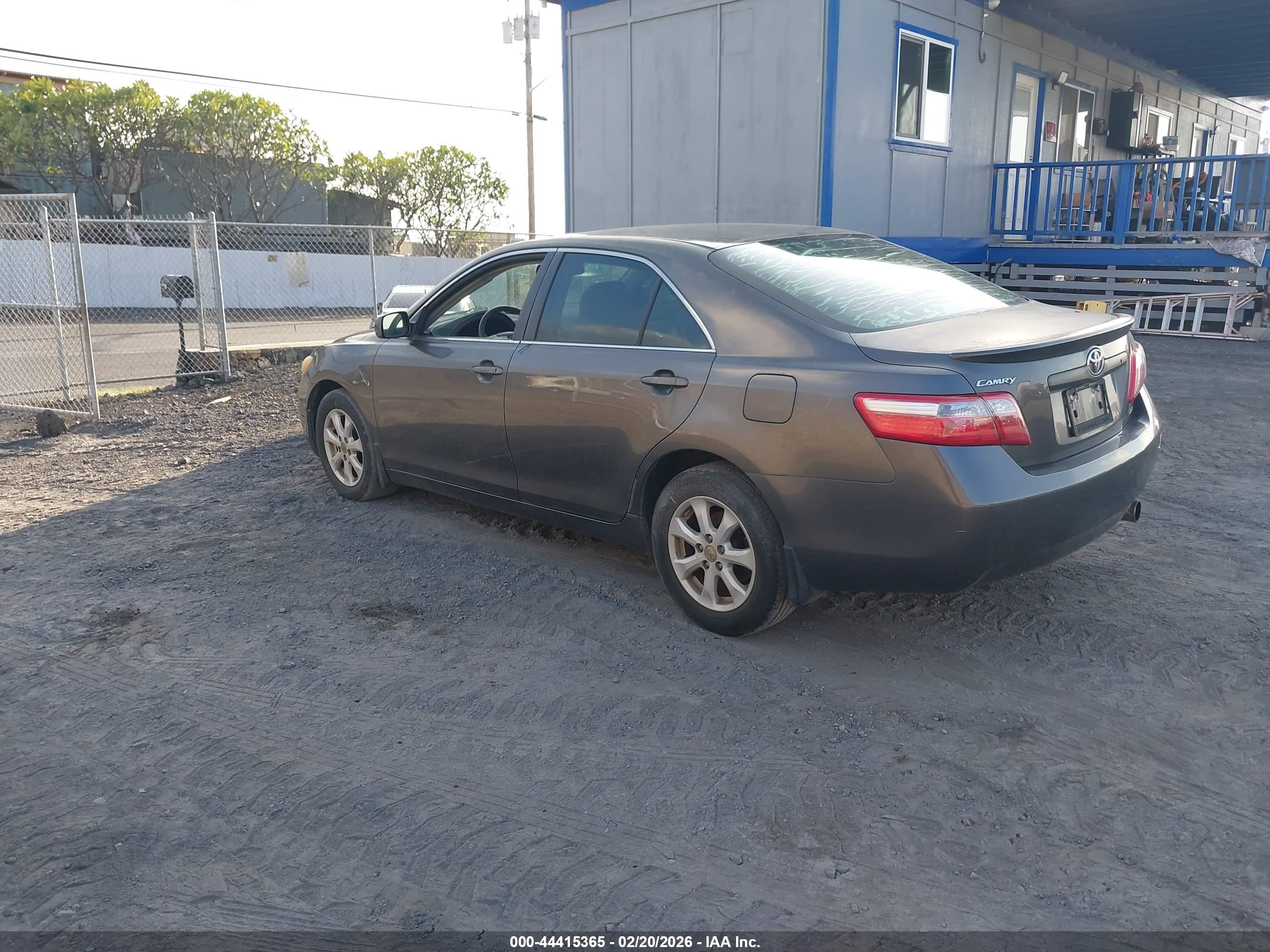 TOYOTA CAMRY image 3