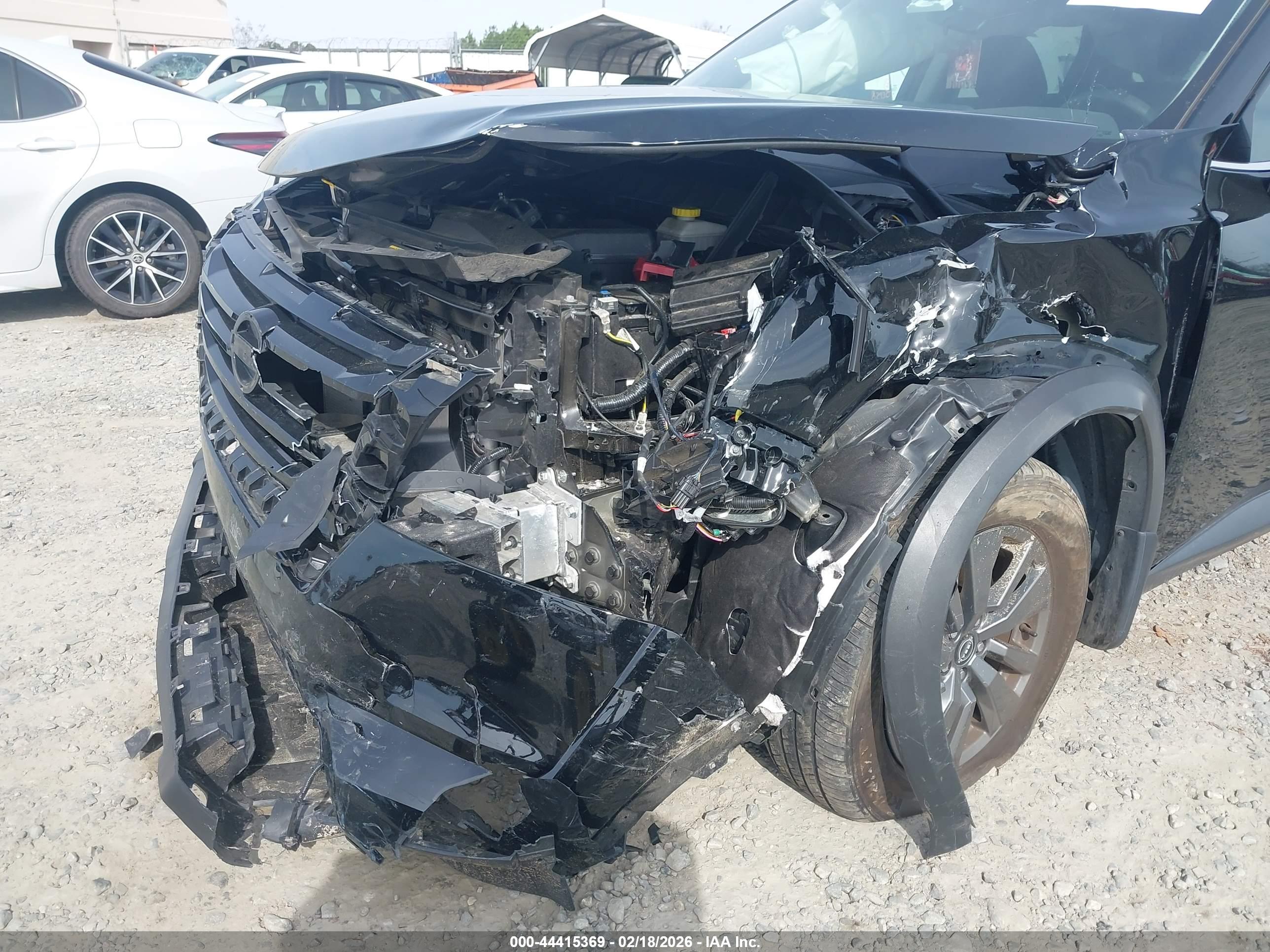 NISSAN PATHFINDER image 6