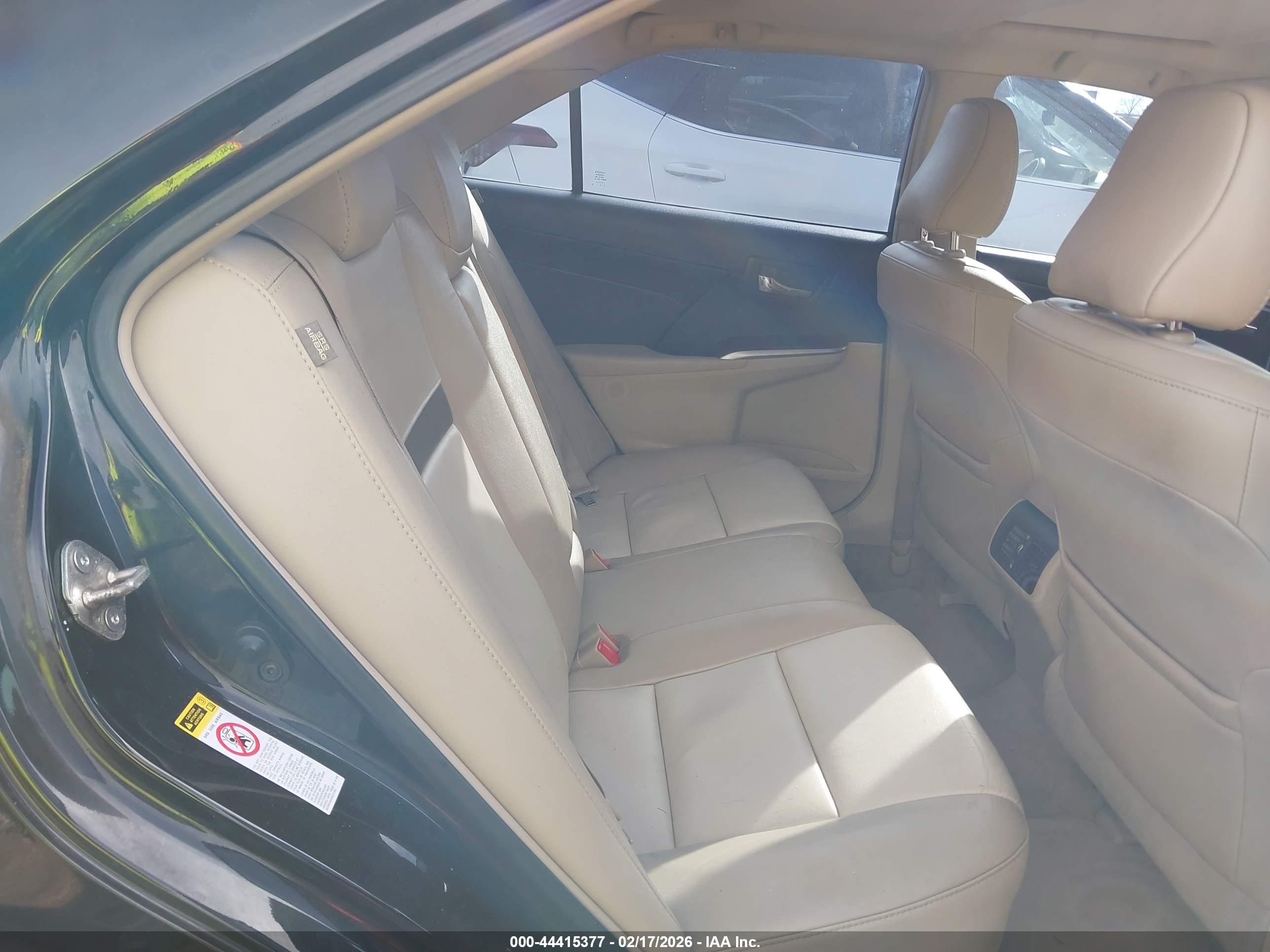 TOYOTA CAMRY image 8