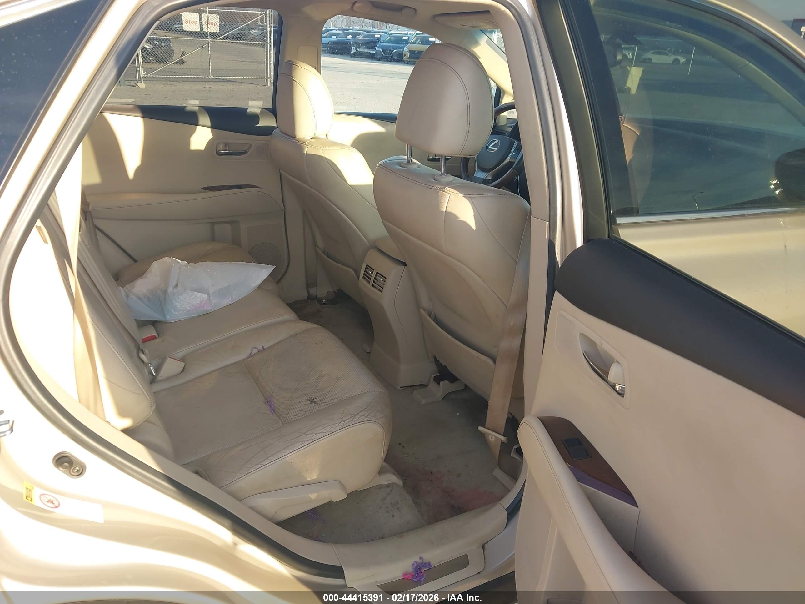LEXUS RX image 8