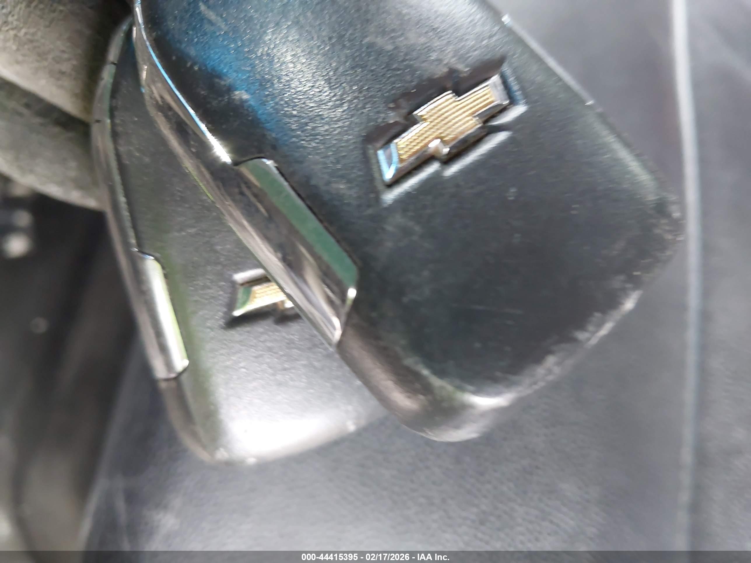 CHEVROLET SUBURBAN image 11