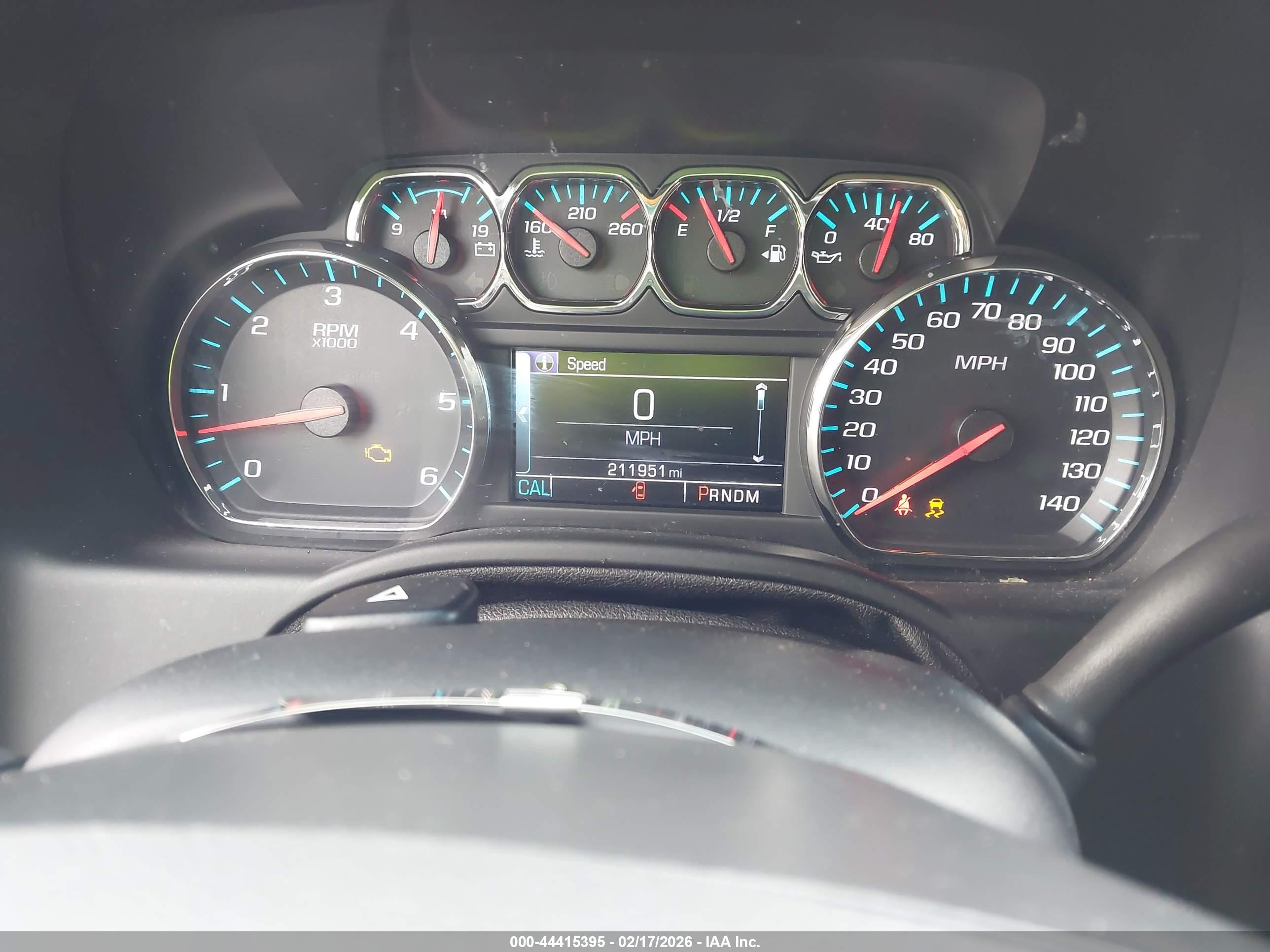 CHEVROLET SUBURBAN image 7