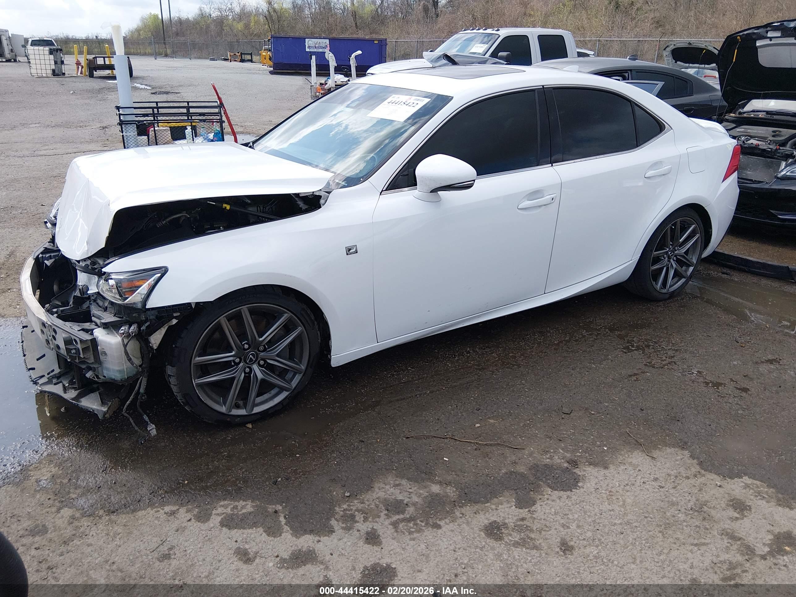 LEXUS IS image 2