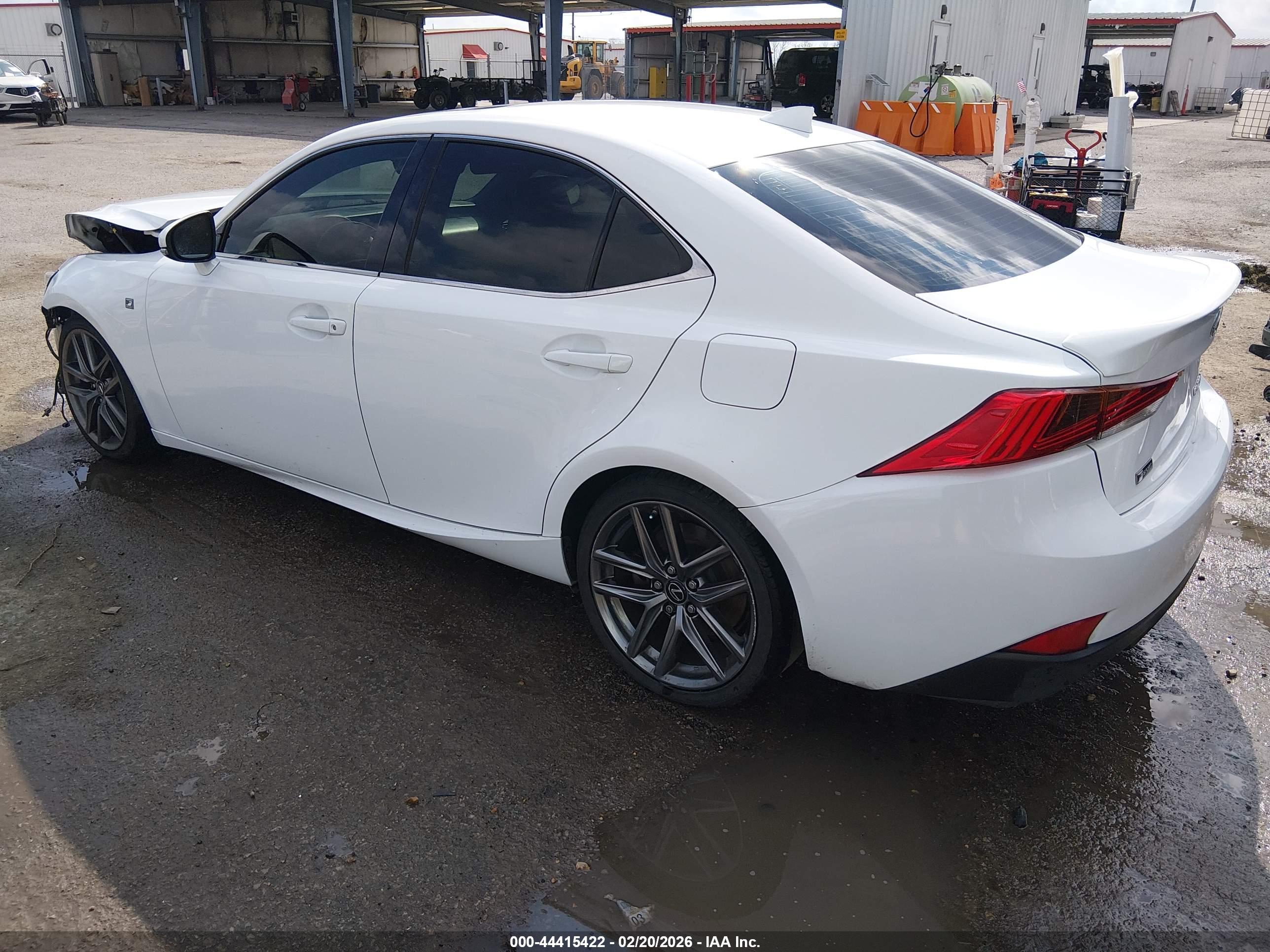 LEXUS IS image 3