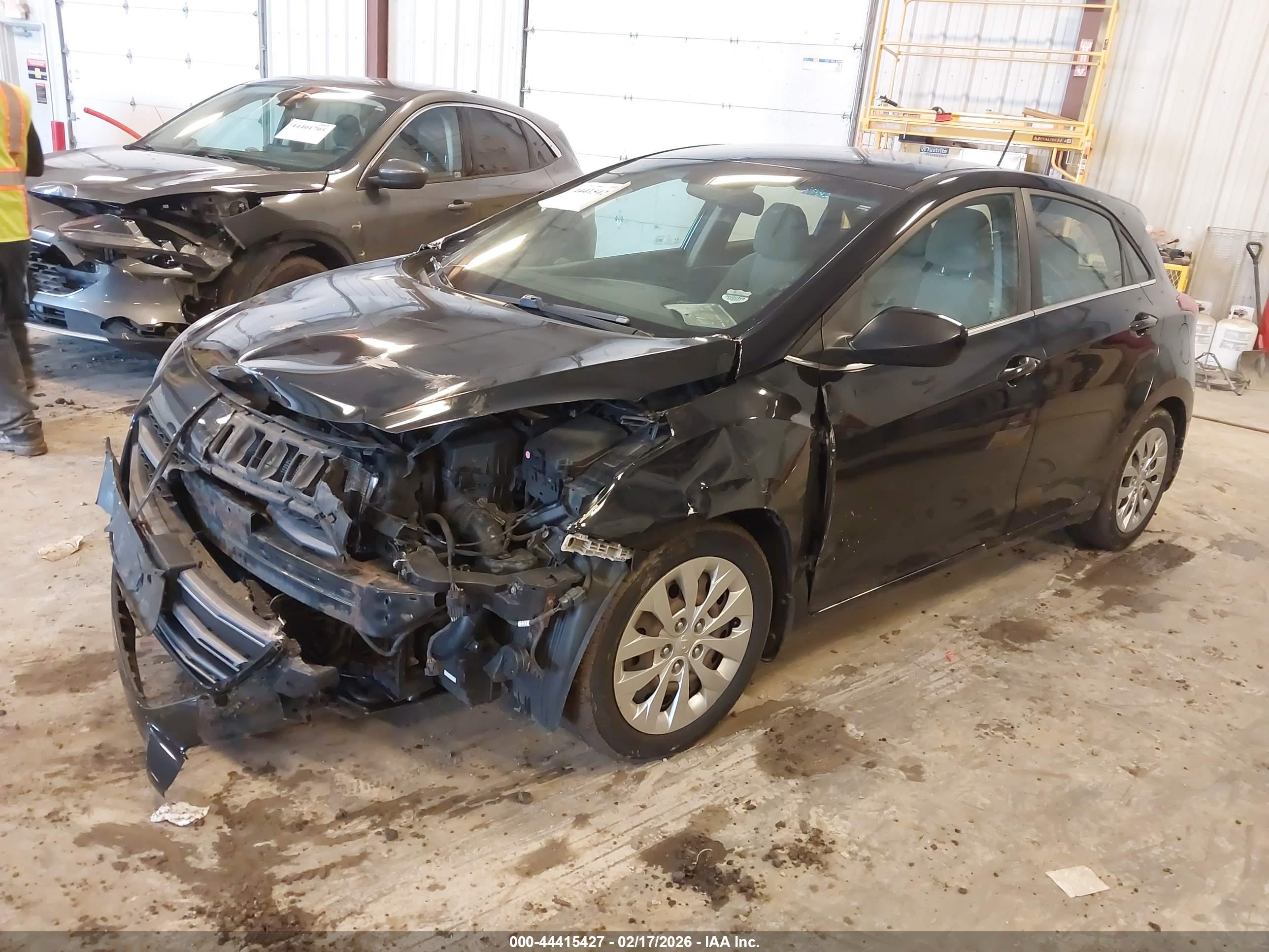 HYUNDAI ELANTRA image 2