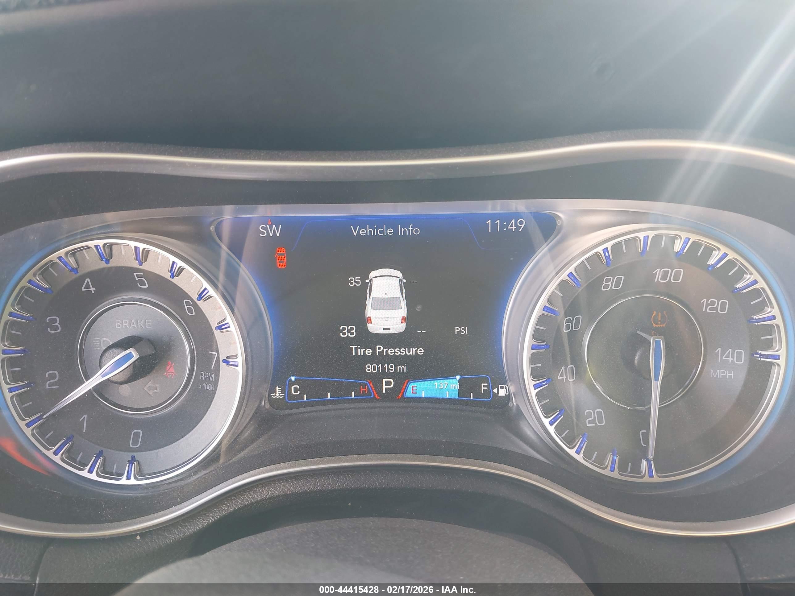 CHRYSLER 300 image 7