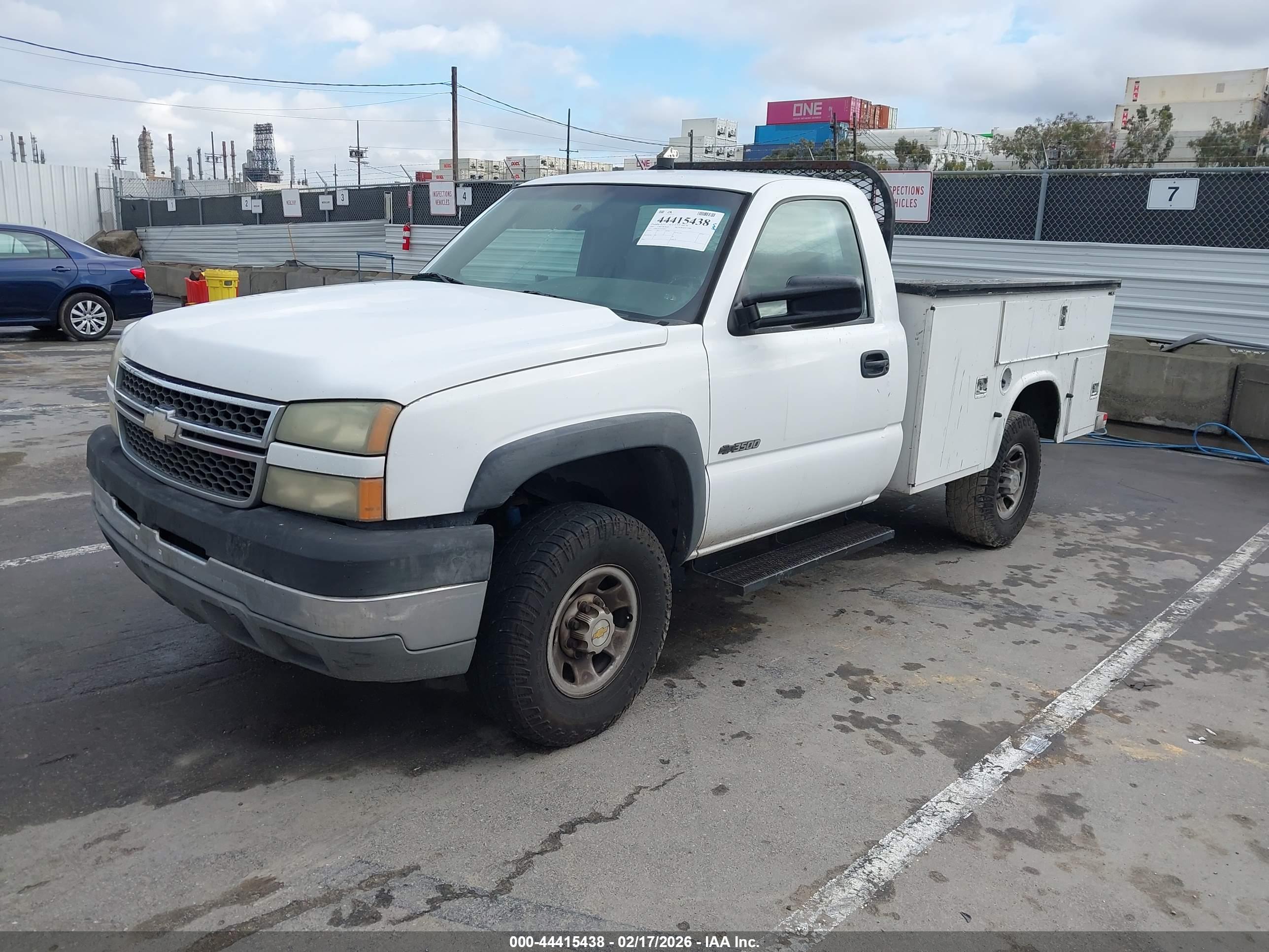 CHEVROLET SILVERADO image 2