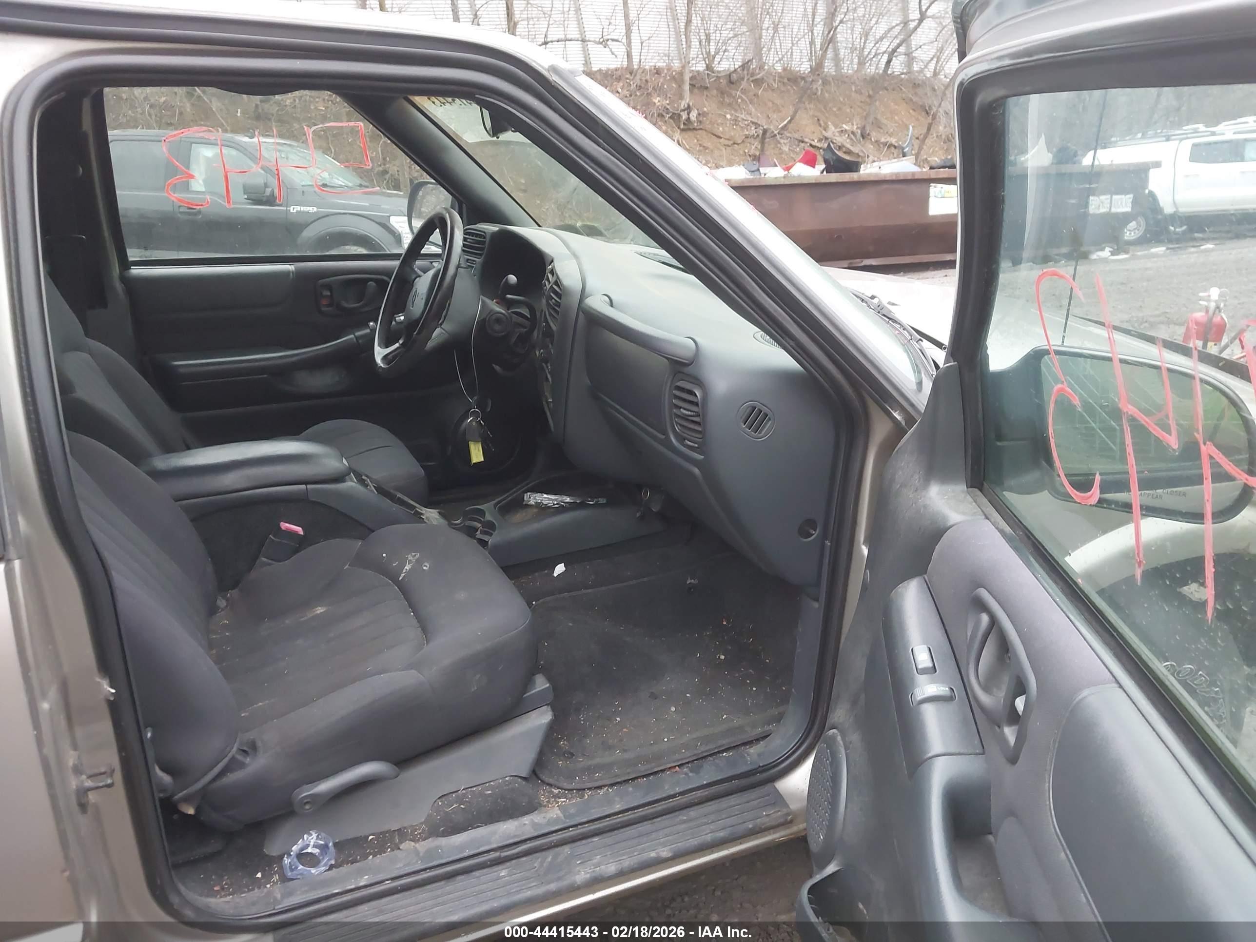 CHEVROLET S-10 image 5