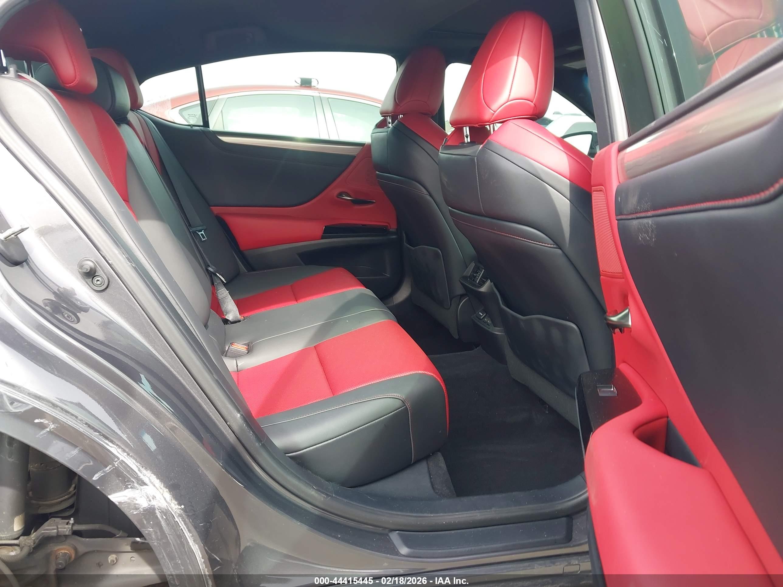 LEXUS ES image 8