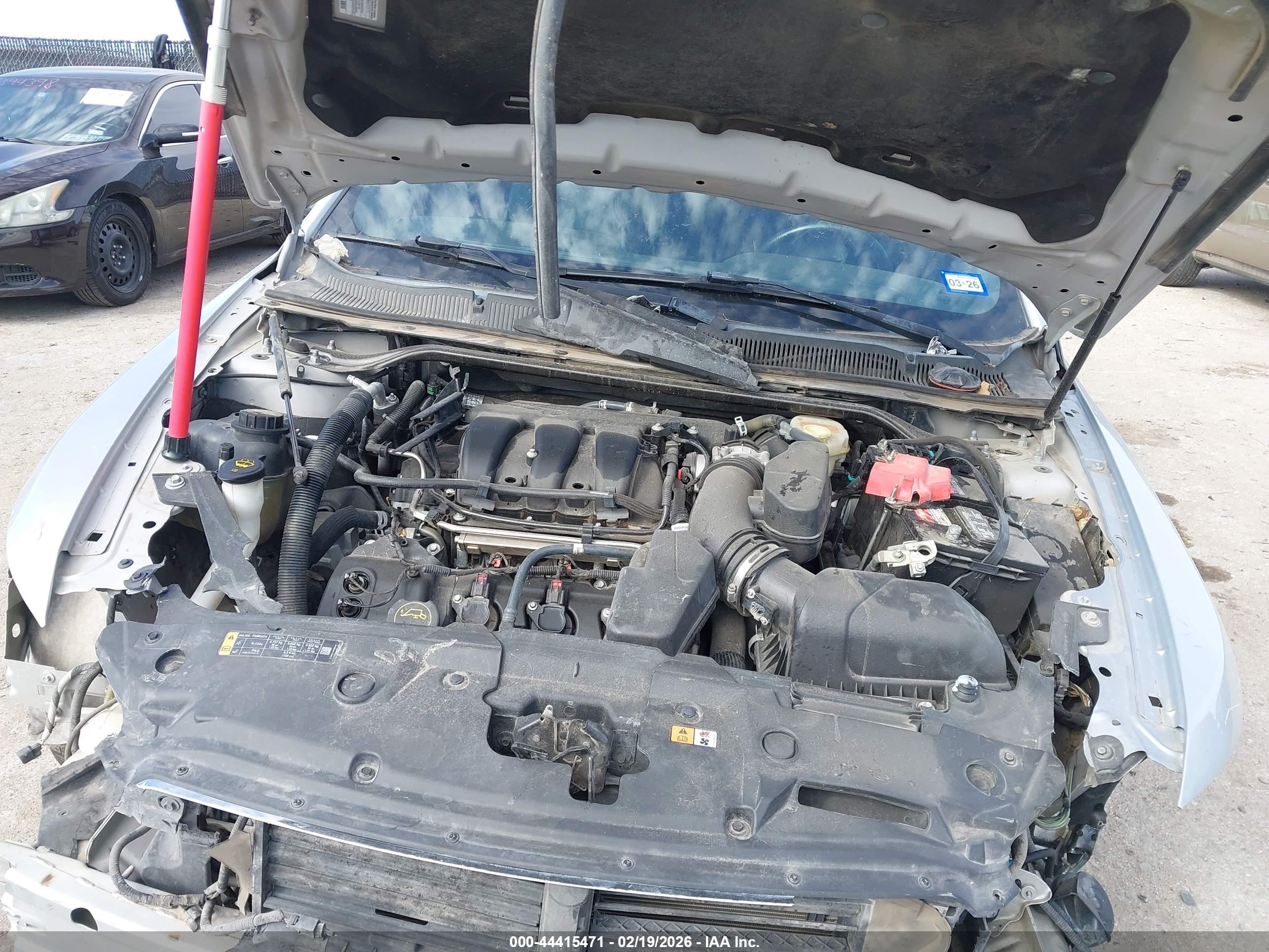 FORD TAURUS image 10