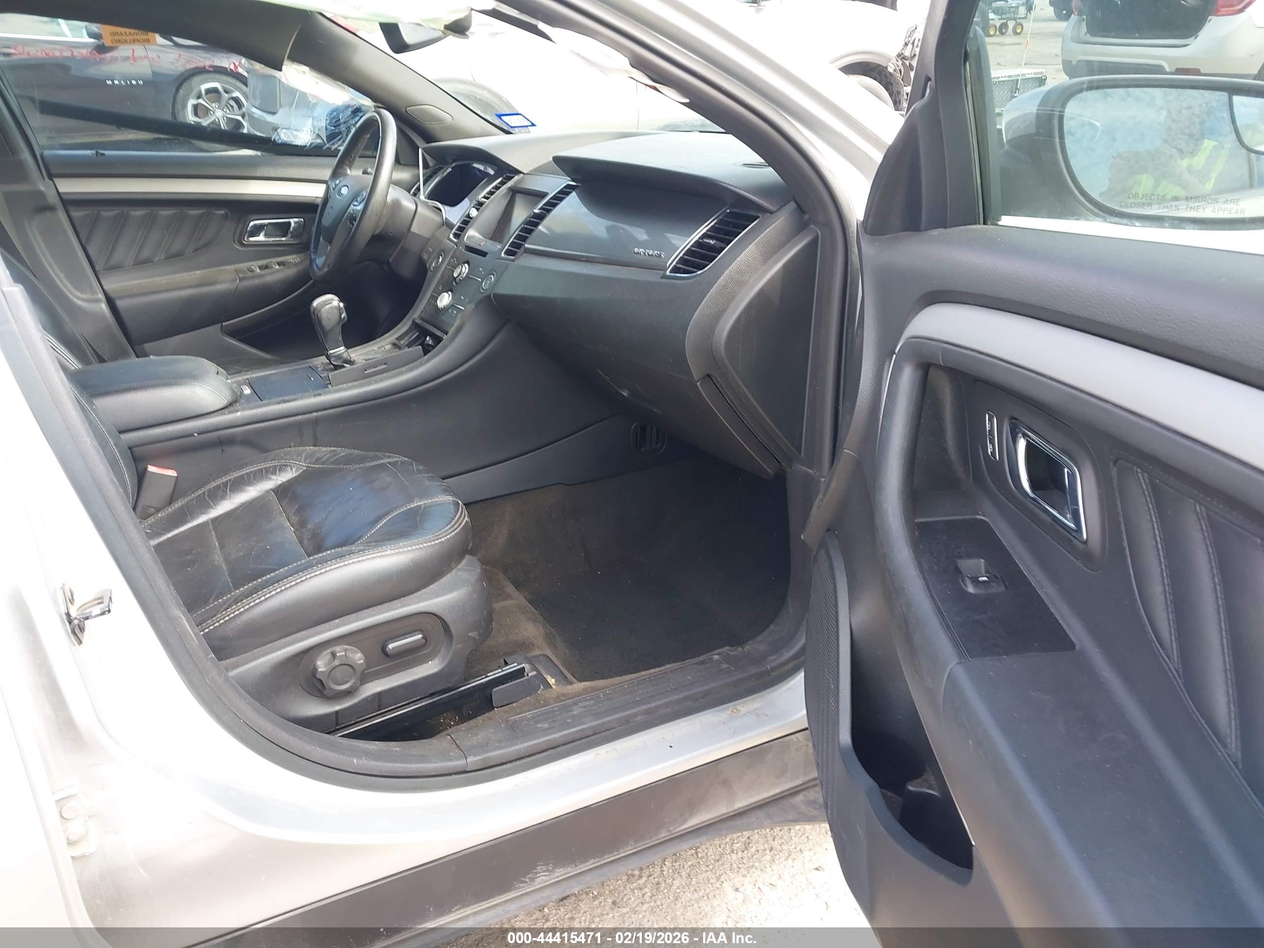 FORD TAURUS image 5