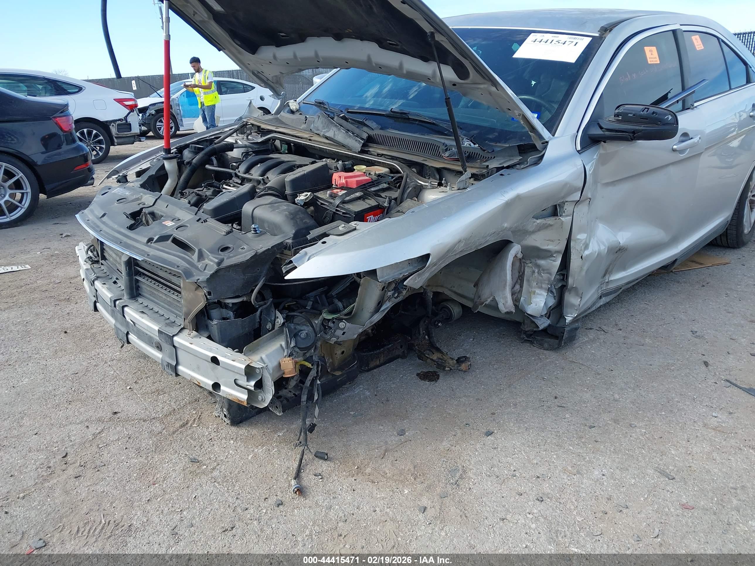 FORD TAURUS image 6