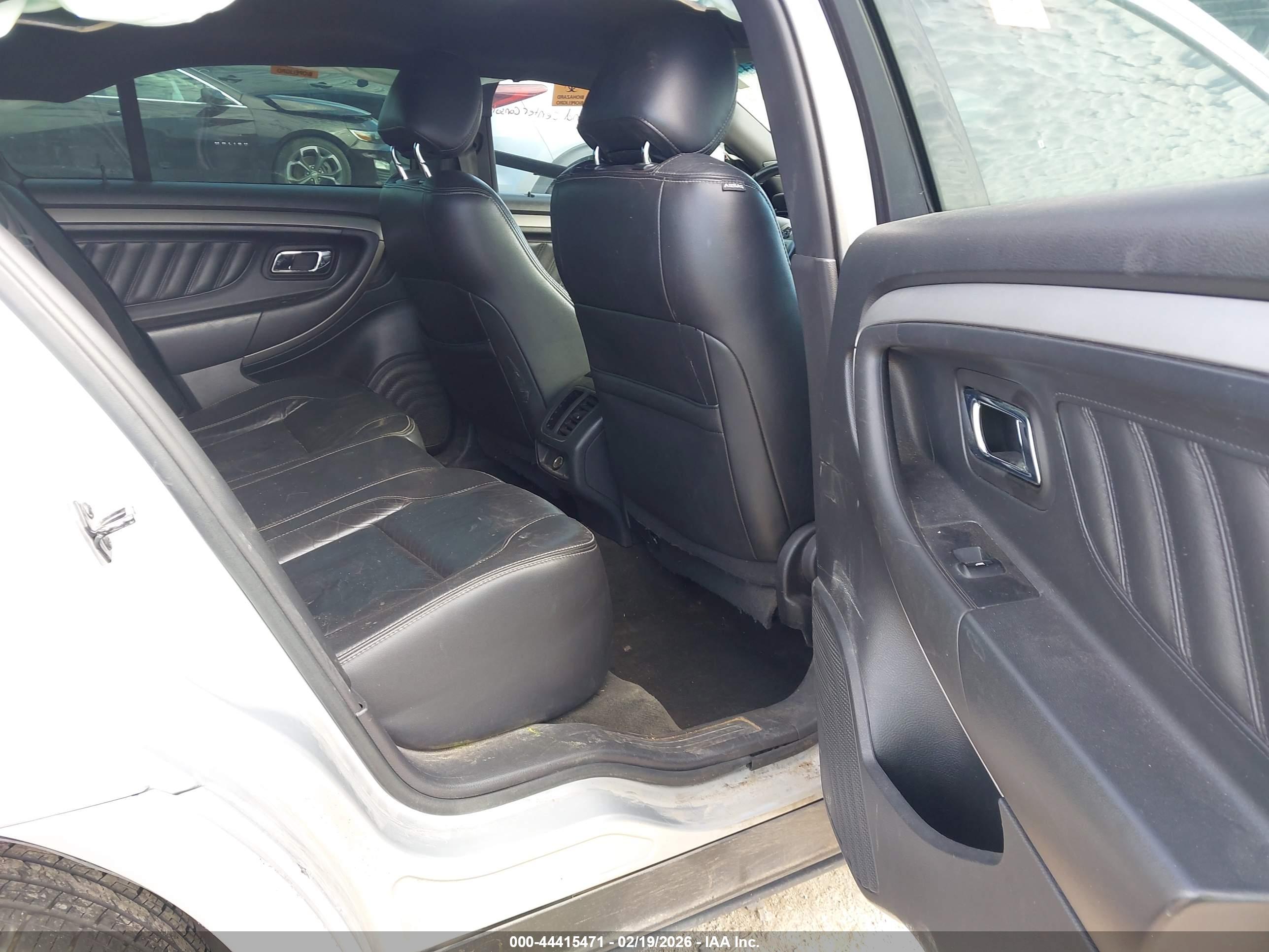 FORD TAURUS image 8