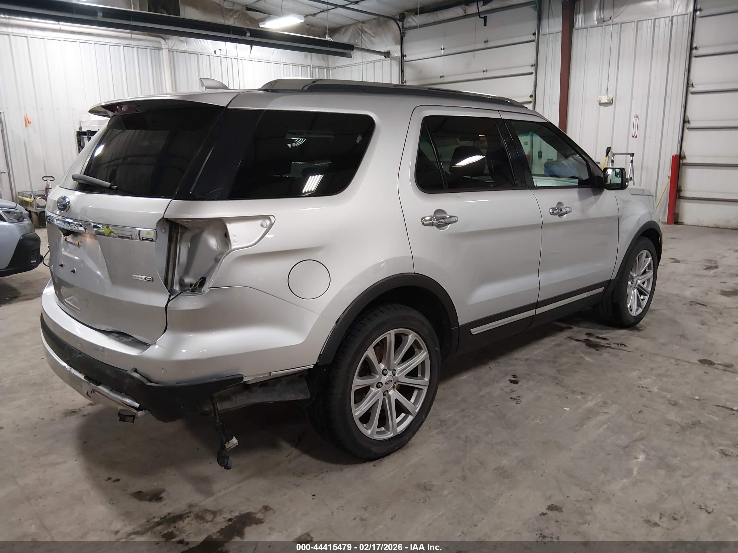 FORD EXPLORER image 4