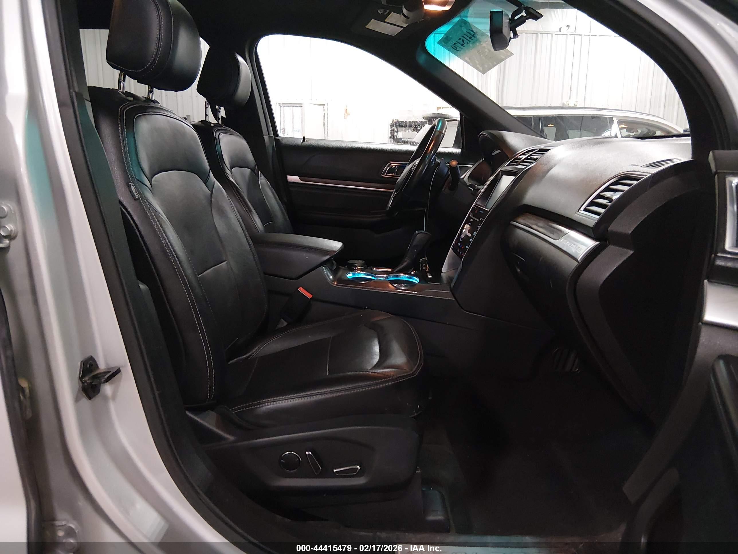 FORD EXPLORER image 5