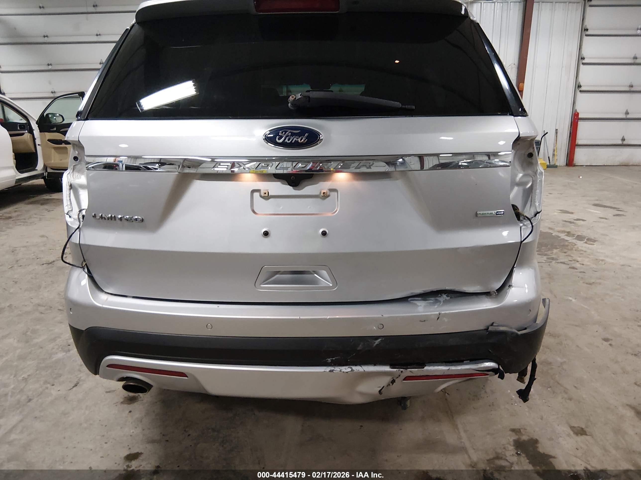 FORD EXPLORER image 6