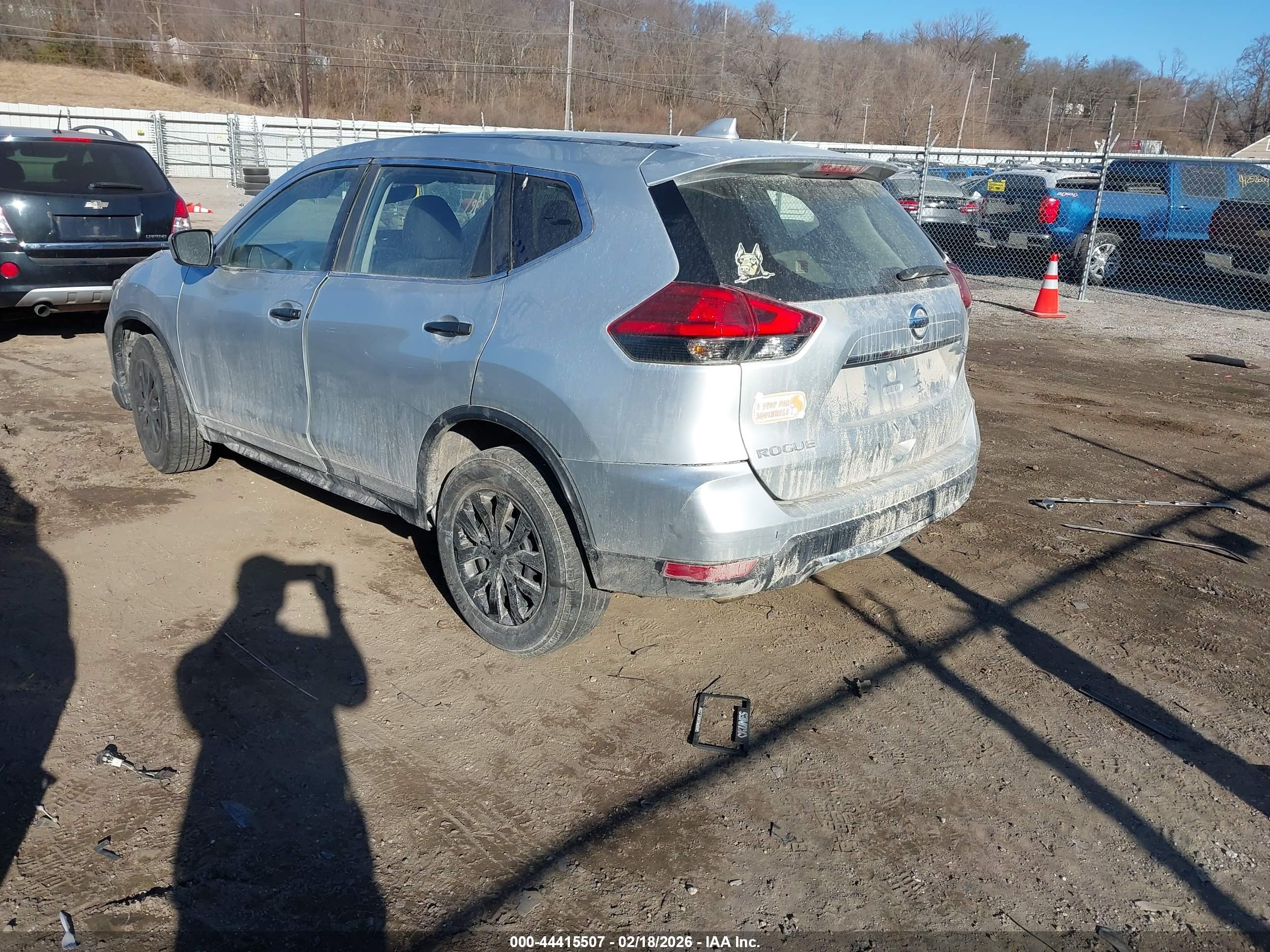 NISSAN ROGUE image 3