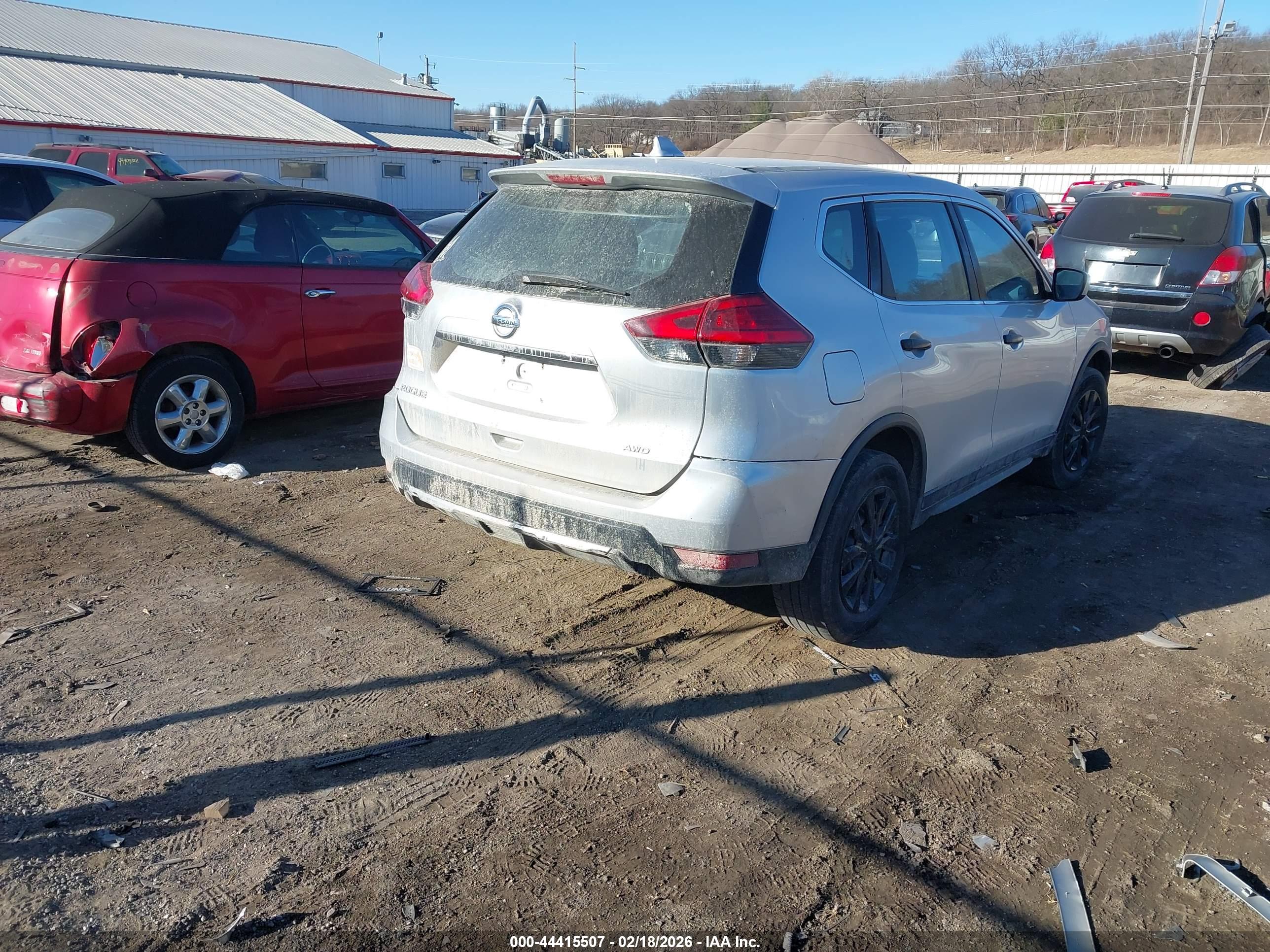 NISSAN ROGUE image 4