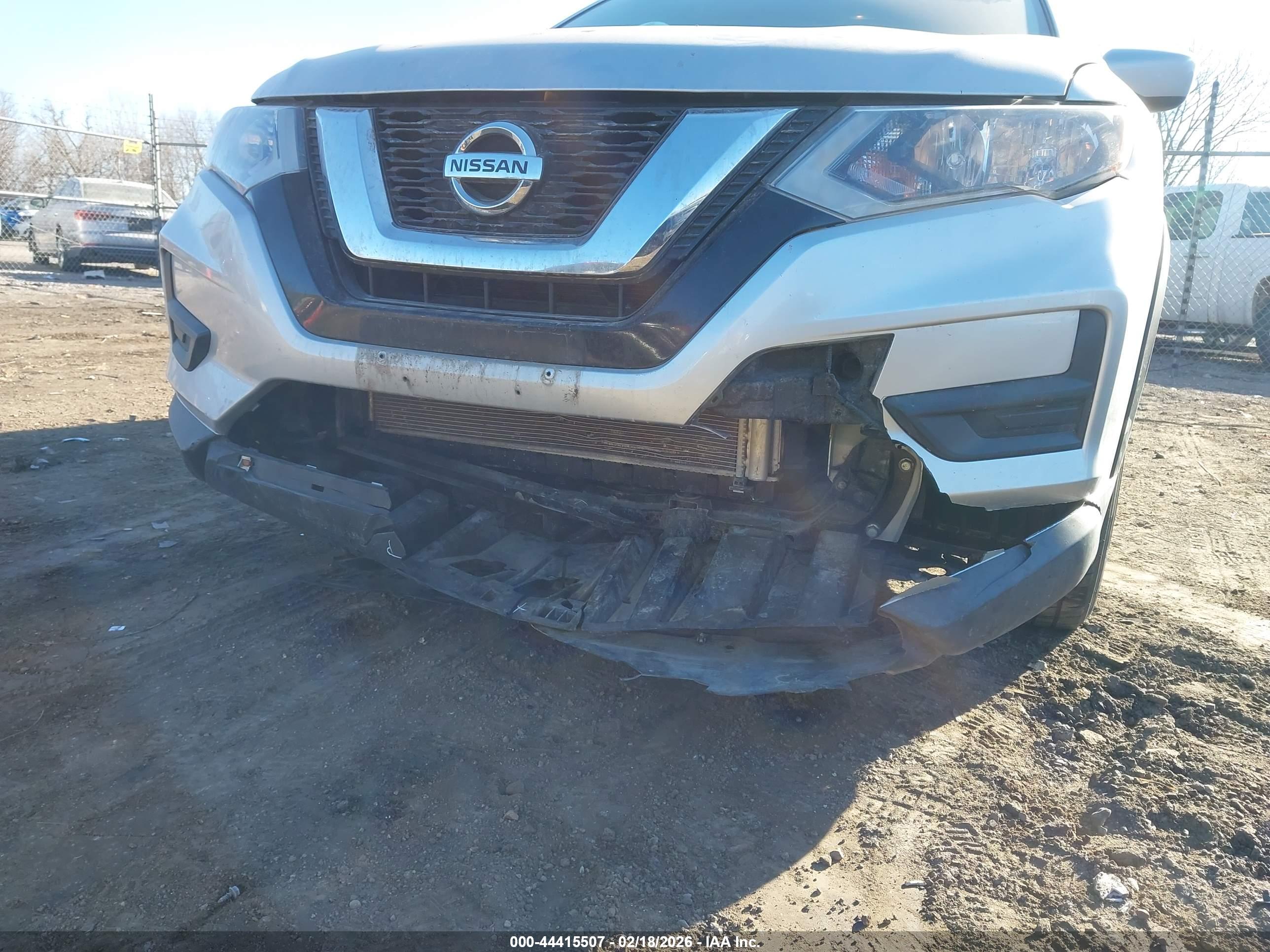 NISSAN ROGUE image 6