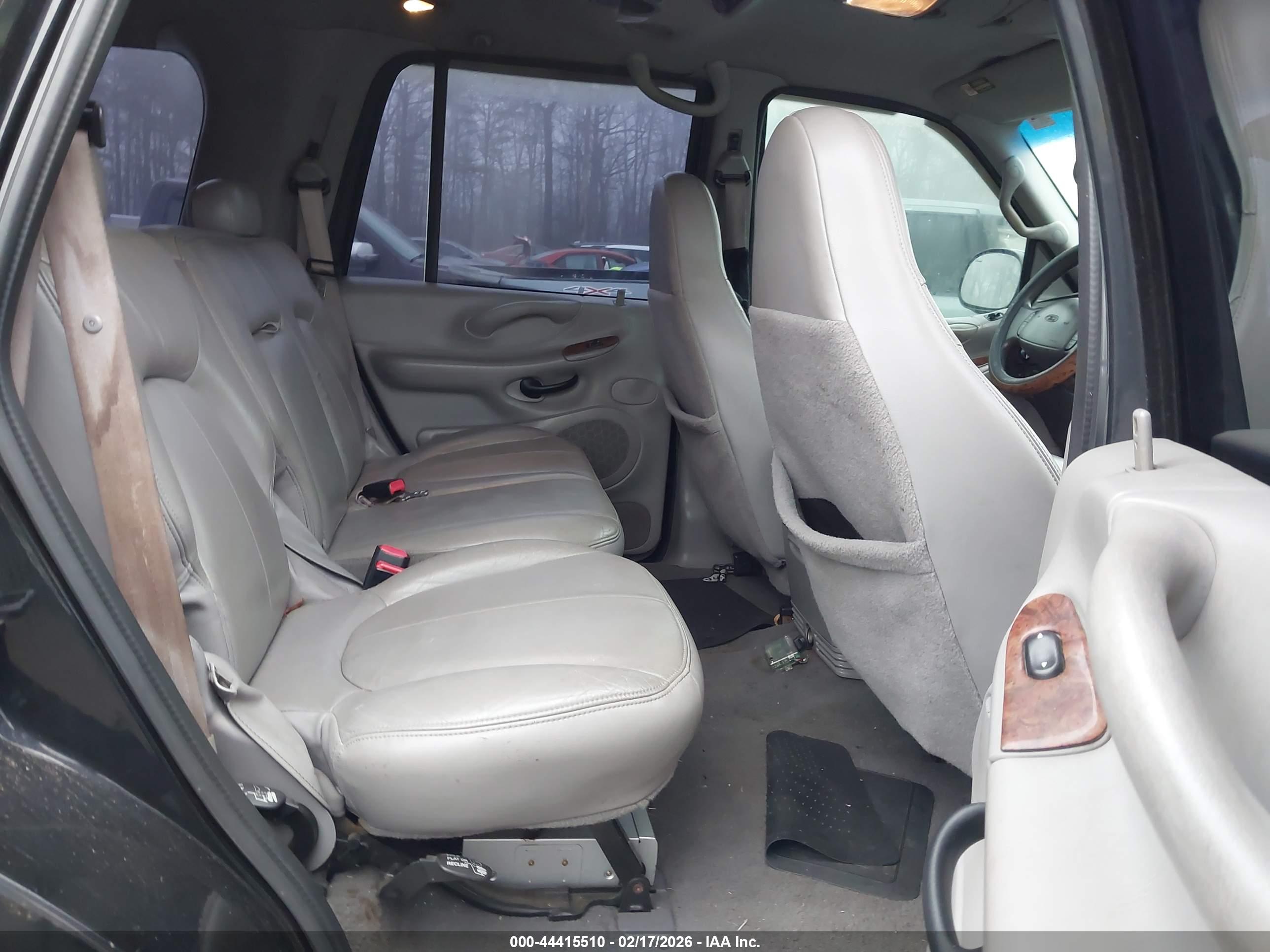 FORD EXPEDITION image 8