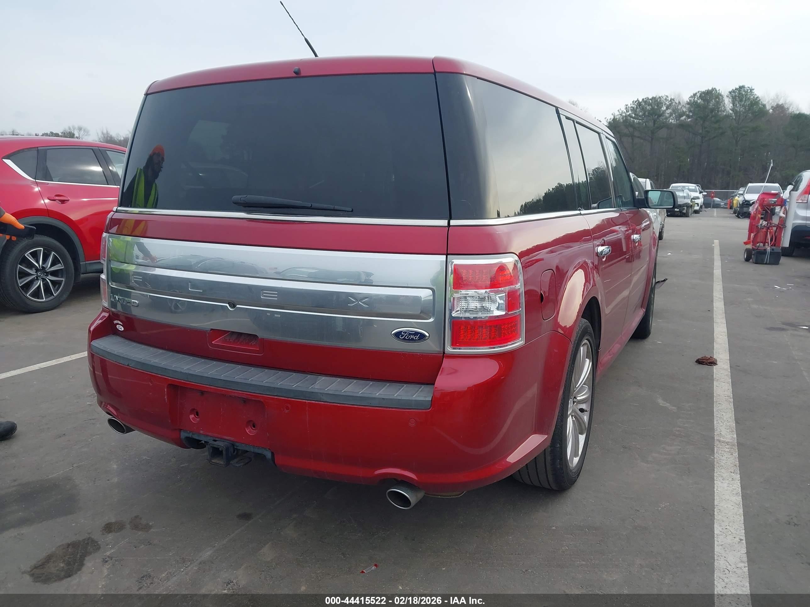 FORD FLEX image 4