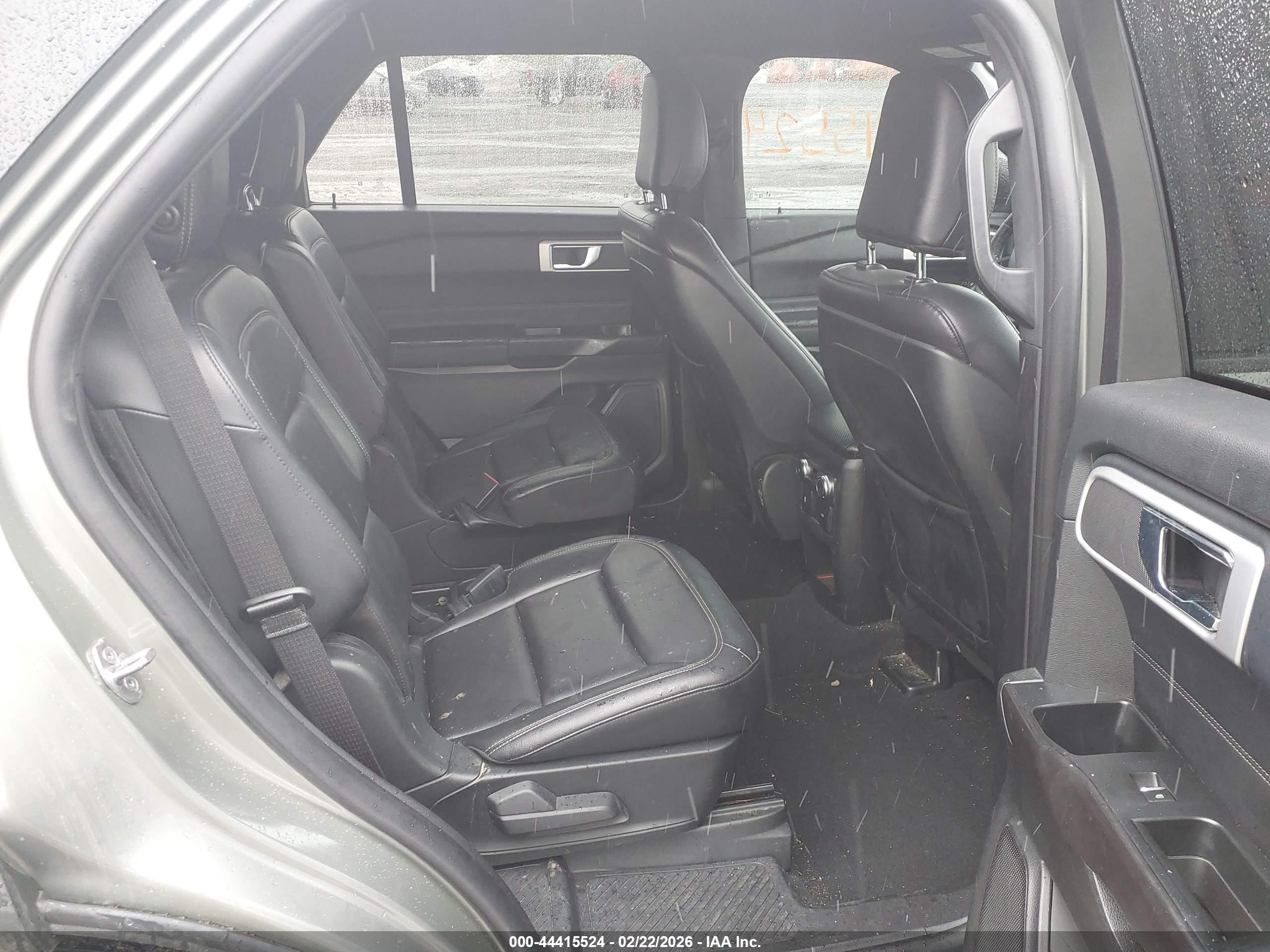 FORD EXPLORER image 8