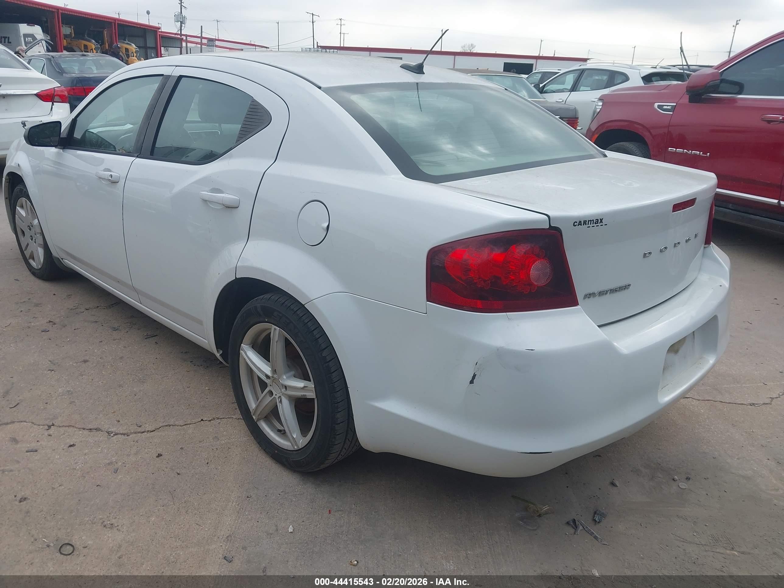 DODGE AVENGER image 3