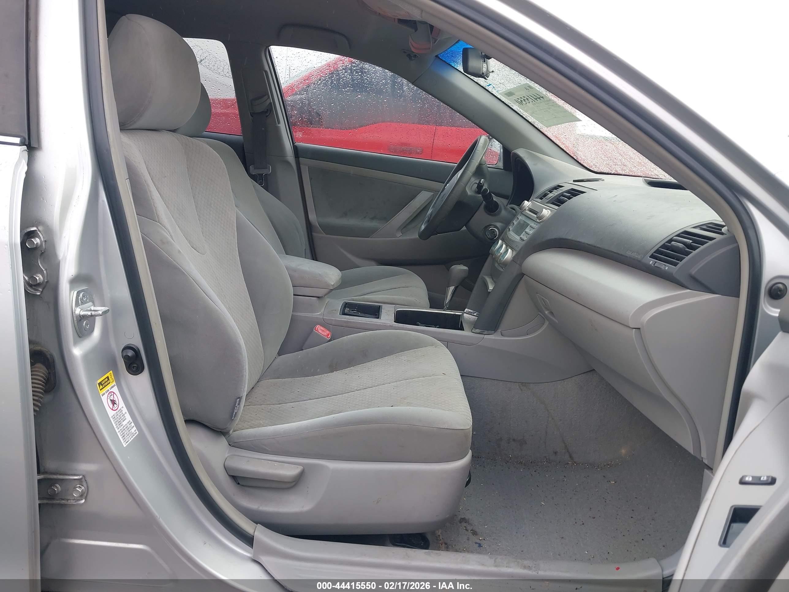 TOYOTA CAMRY image 5