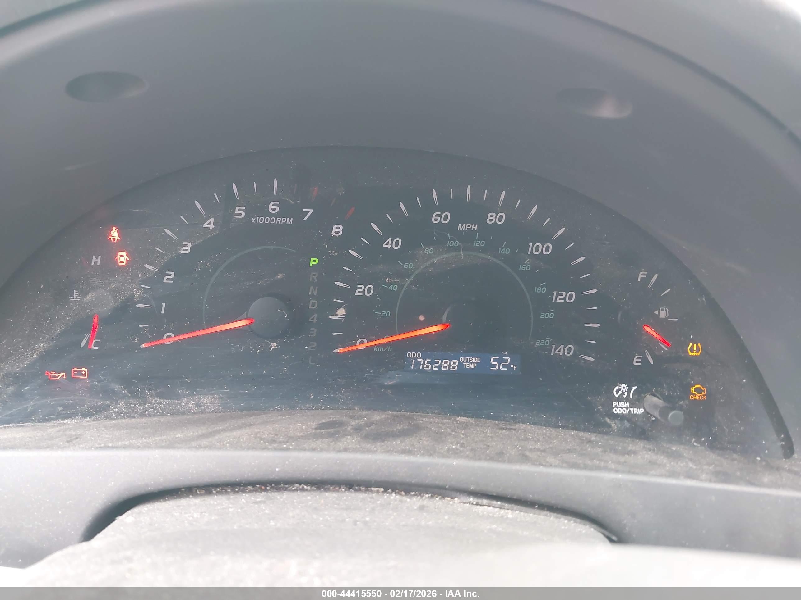 TOYOTA CAMRY image 7
