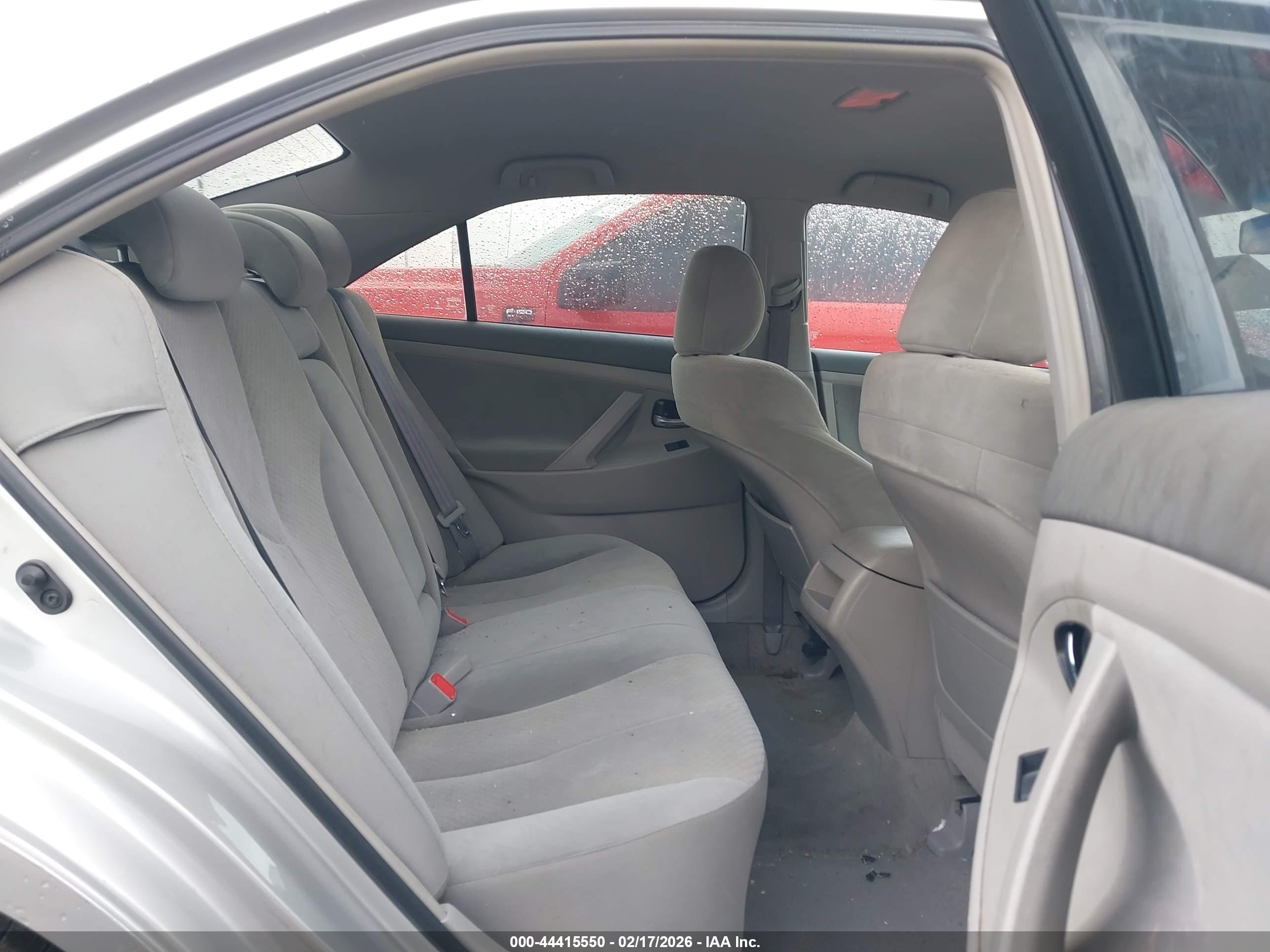 TOYOTA CAMRY image 8